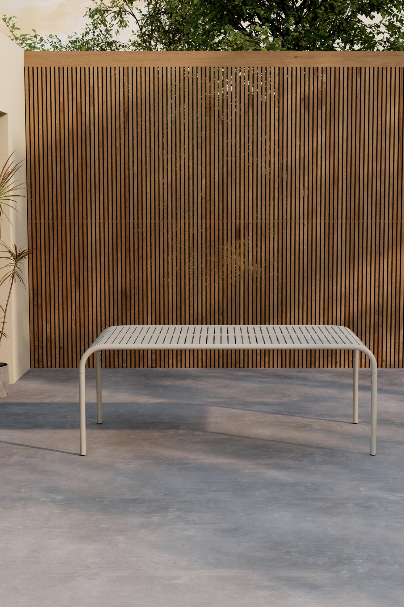 Rechteckiger Gartentisch Borneo: Hochwertiges Aluminium, modern und elegant. Platz für 8 Personen, ideal für gesellige Anlässe im Freien.