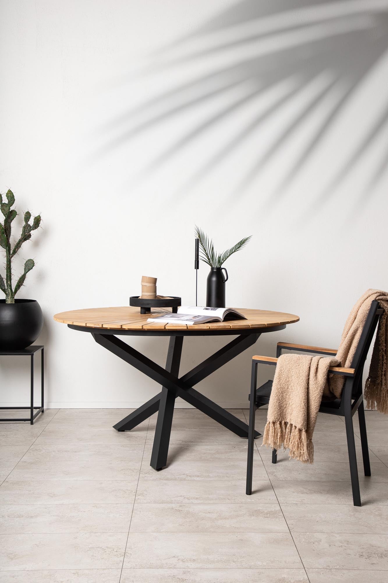 Eleganter Gartentisch Mexiko: Stilvoller Mittelpunkt für draussen.