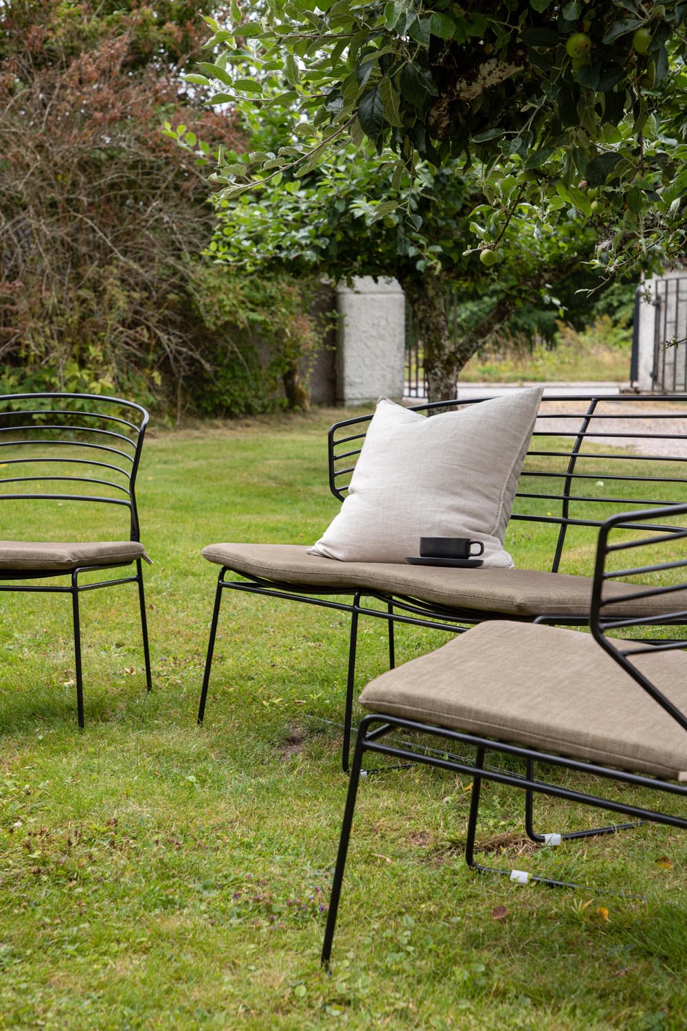 Milano Loungeset Outdoor in Schwarz präsentiert im Onlineshop von KAQTU Design AG. Loungeset ist von Venture Home