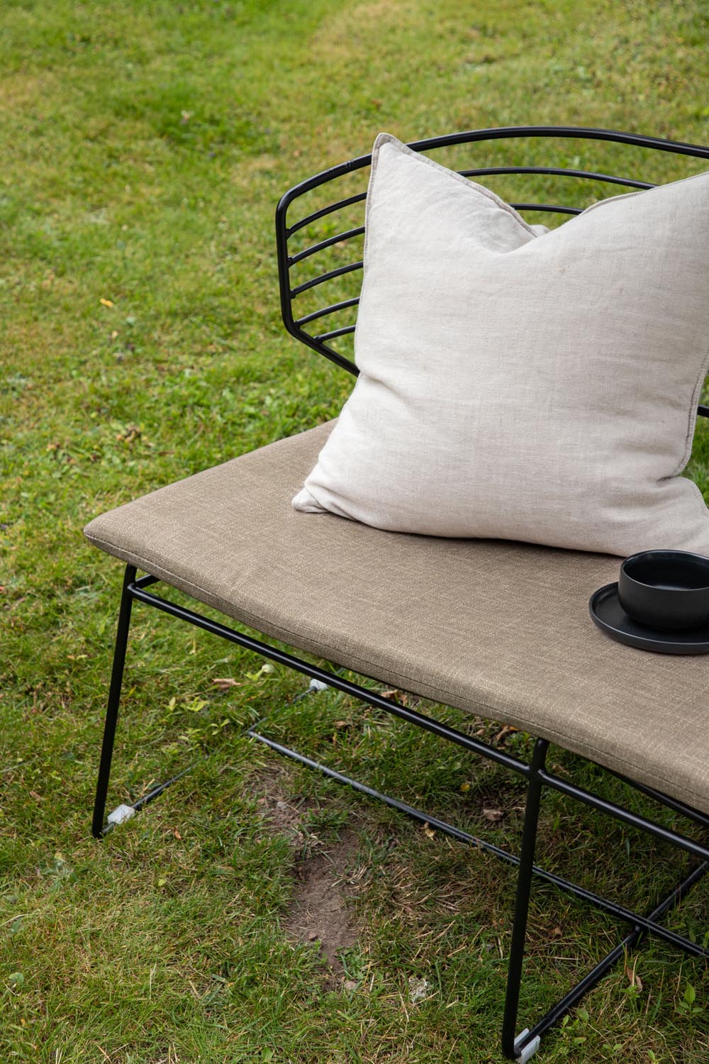 Milano Loungeset Outdoor in Schwarz präsentiert im Onlineshop von KAQTU Design AG. Loungeset ist von Venture Home