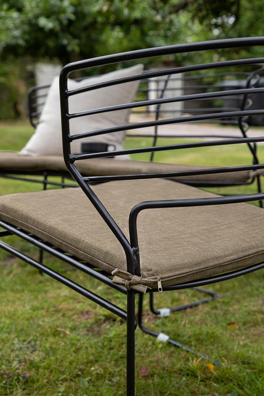 Milano Loungeset Outdoor in Schwarz präsentiert im Onlineshop von KAQTU Design AG. Loungeset ist von Venture Home