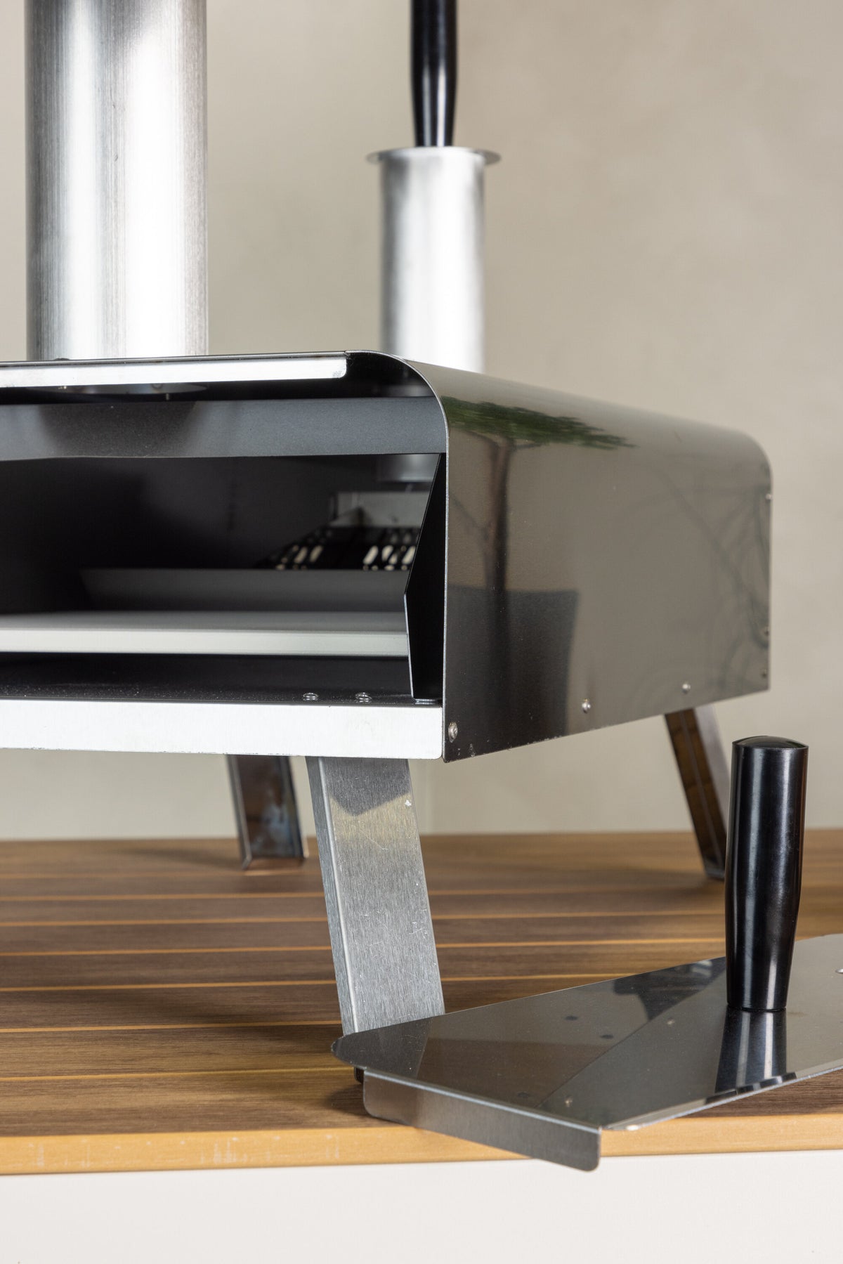 Digos Pizzaofen in Silber präsentiert im Onlineshop von KAQTU Design AG. Pizza ist von Venture Home