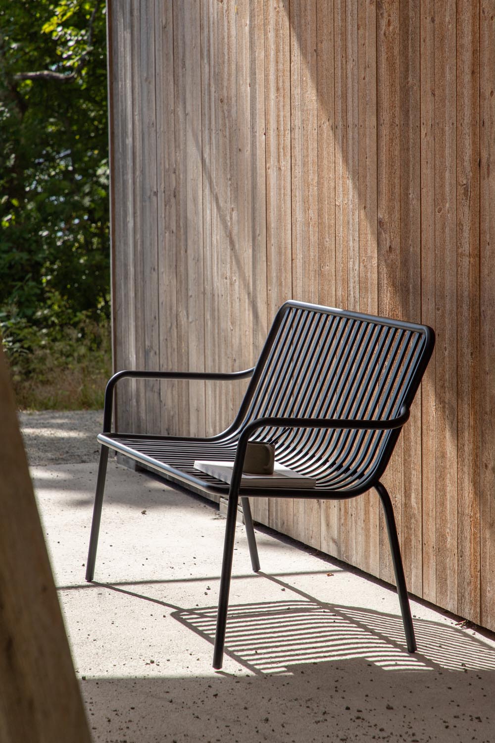 Peking Bank Sofa in Schwarz präsentiert im Onlineshop von KAQTU Design AG. Sitzbank ist von Venture Home