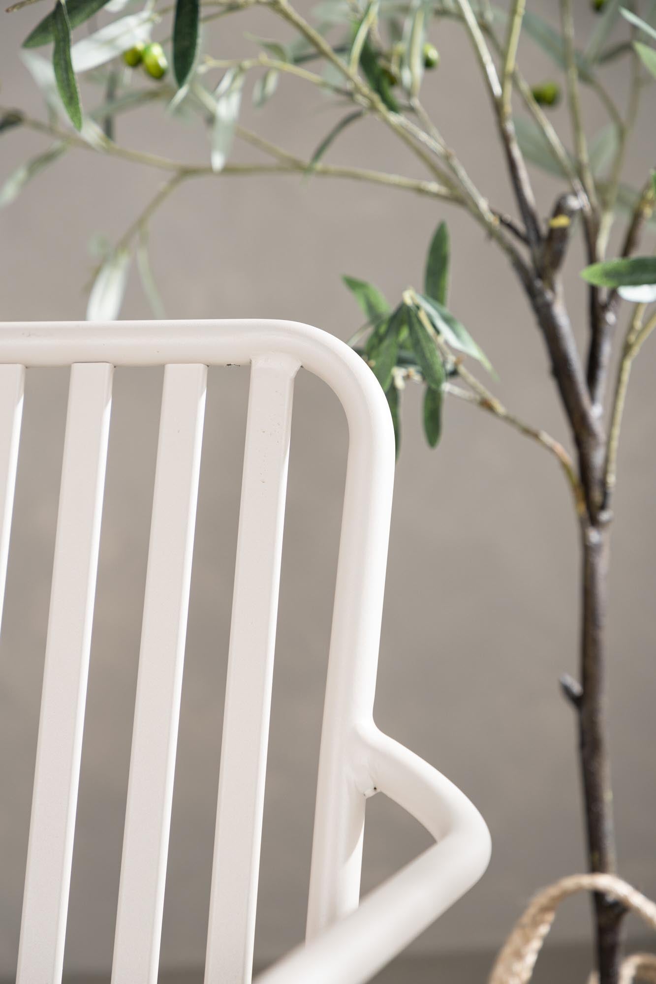 Peking Bank Sofa: Luxuriöses Design für stilvolle Wohnräume.