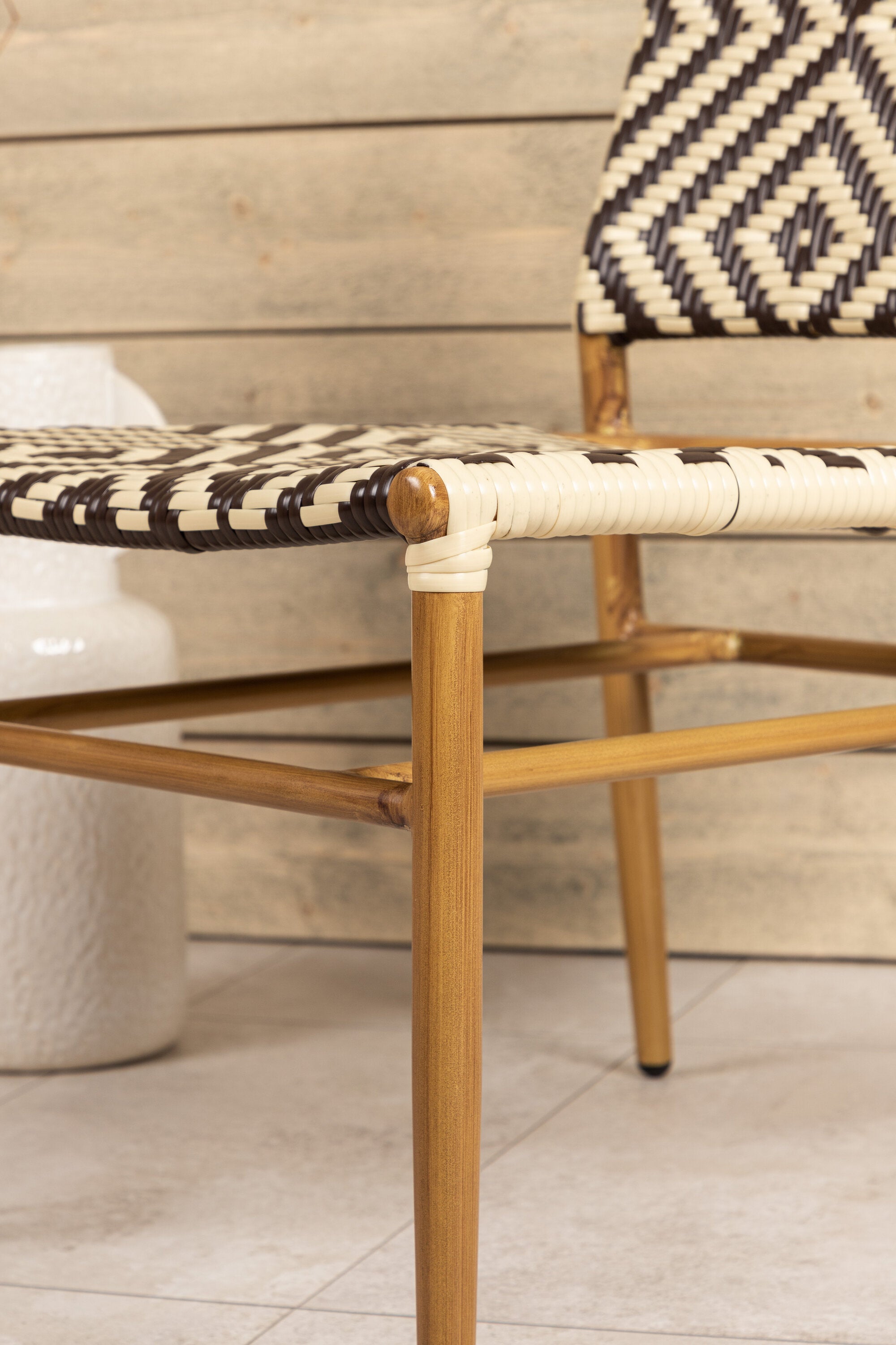 Calapan Stuhl in Braun präsentiert im Onlineshop von KAQTU Design AG. Outdoor-Sessel ist von Venture Home