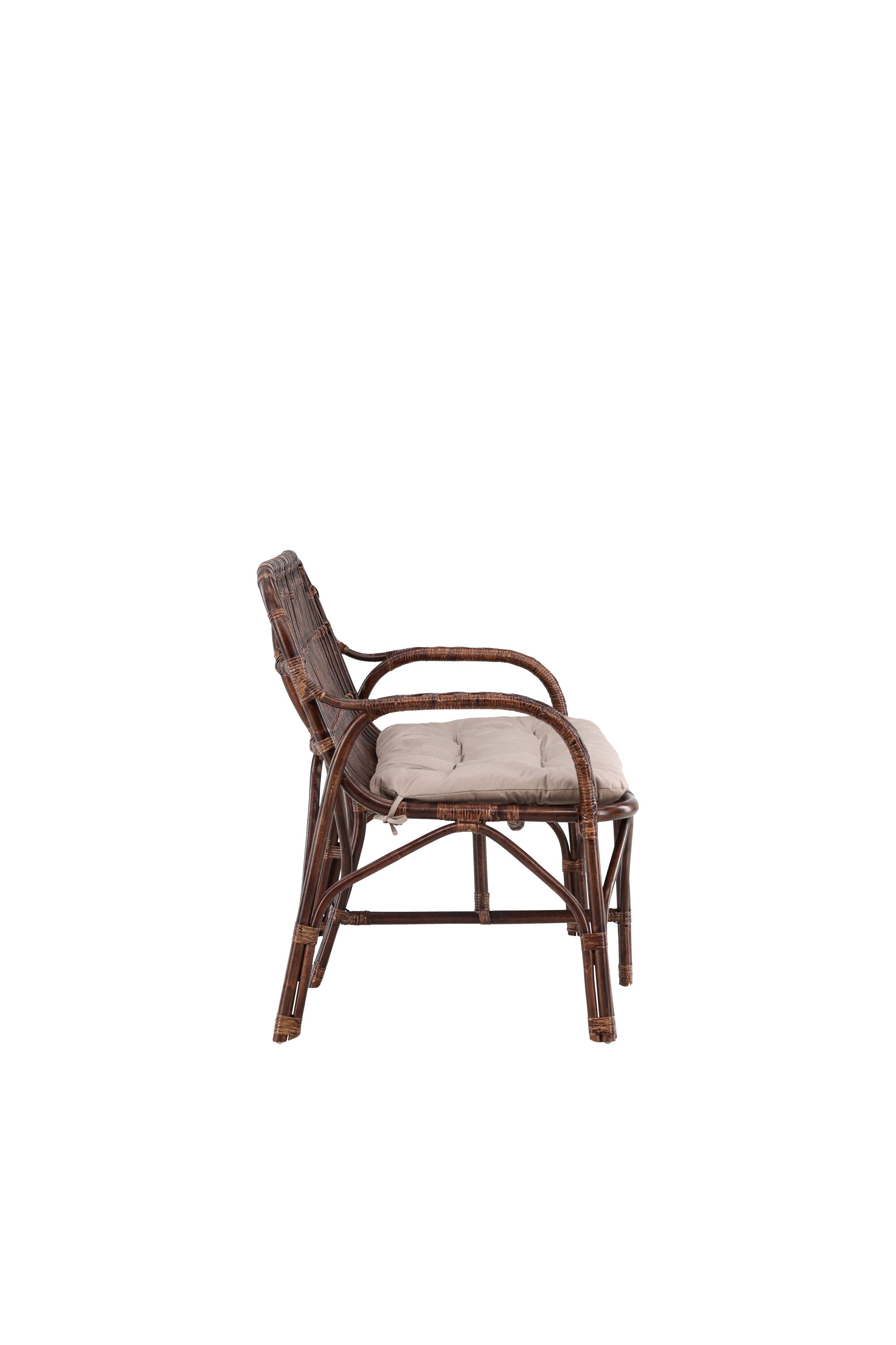 Elegantes Nella Sofa: Stilvoller Komfort für Ihr Wohnzimmer.