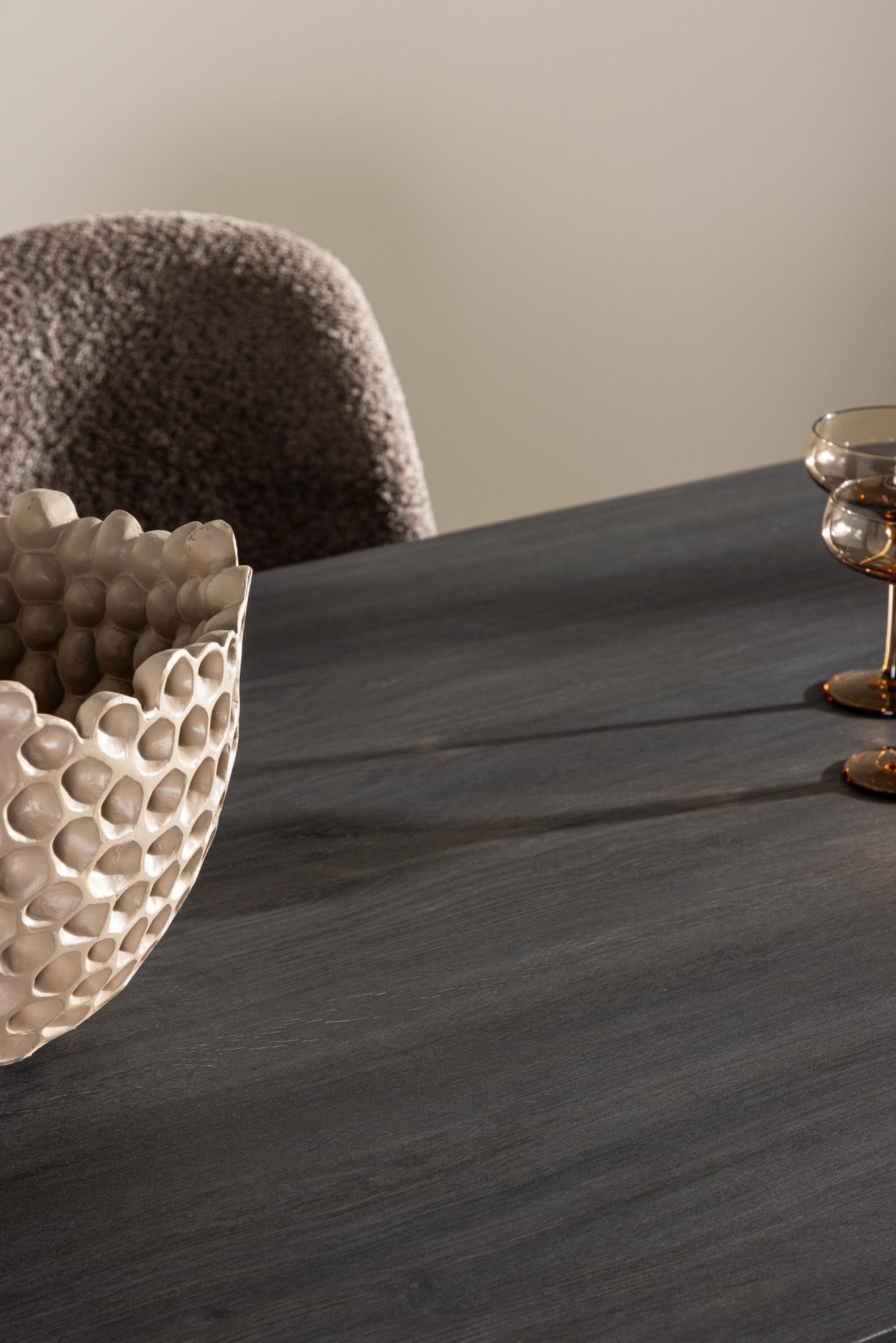 Bassholmen Esstisch: Zeitloses Design trifft auf skandinavische Raffinesse.