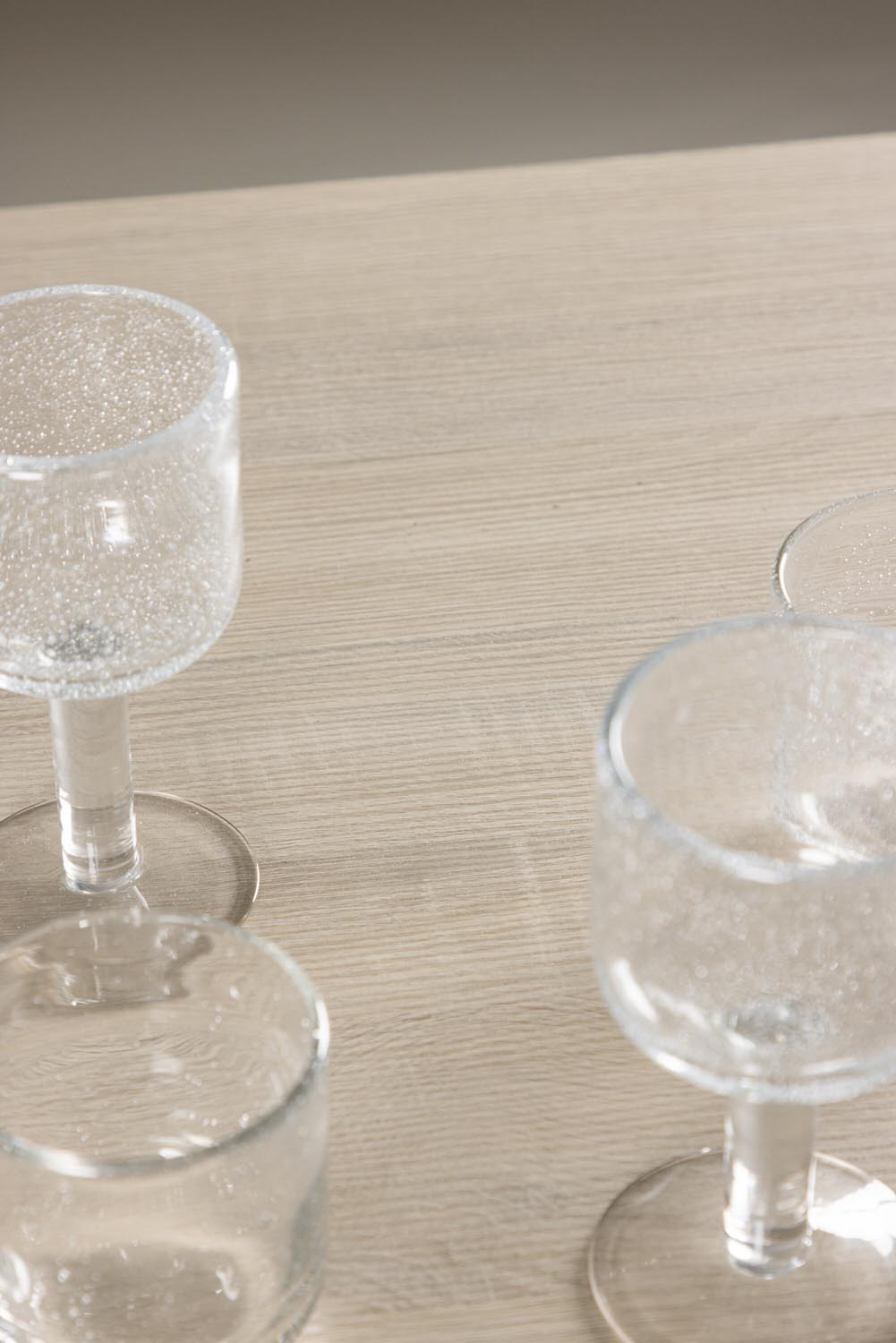 Bassholmen Esstisch in Tünchen präsentiert im Onlineshop von KAQTU Design AG. Esstisch ist von Vind