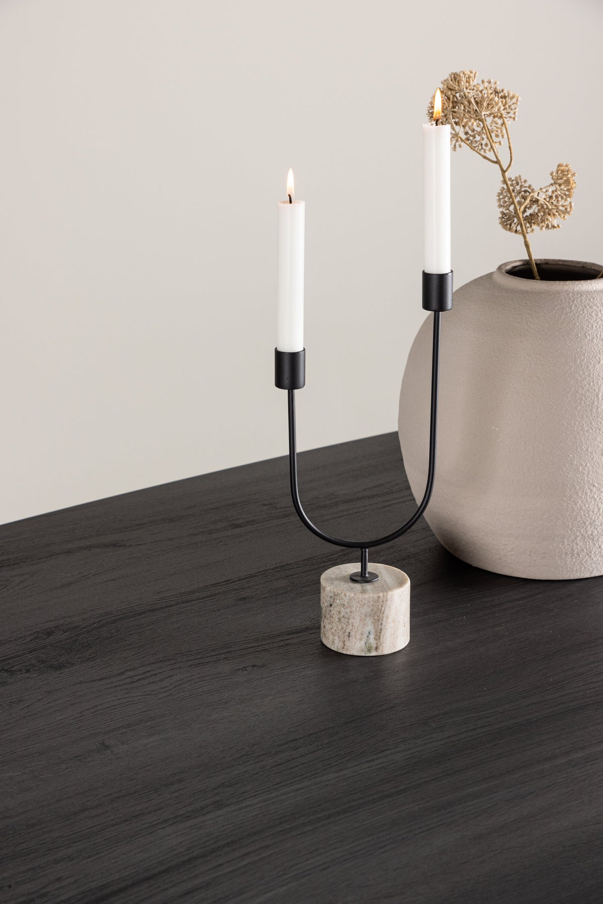 Grönvik Tisch in Schwarz präsentiert im Onlineshop von KAQTU Design AG. Esstisch ist von Venture Home