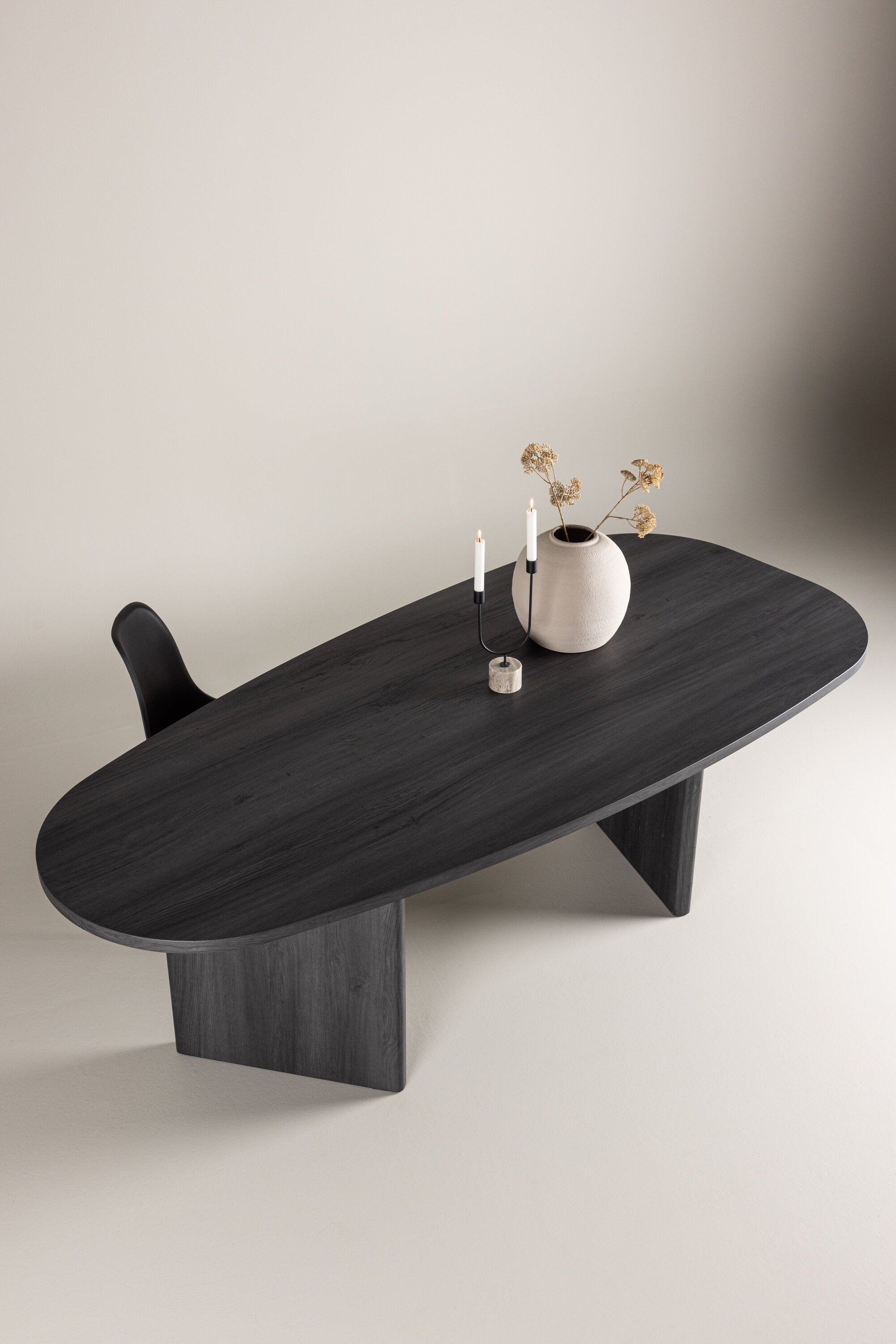 Grönvik Tisch in Schwarz präsentiert im Onlineshop von KAQTU Design AG. Esstisch ist von Venture Home