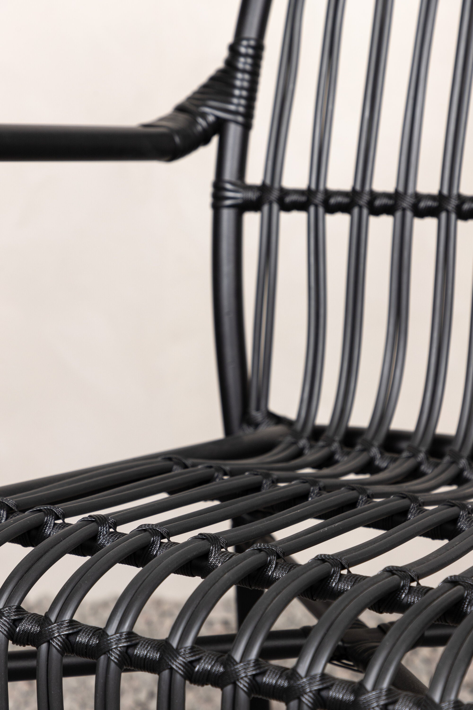 Rizal Stuhl in Schwarz präsentiert im Onlineshop von KAQTU Design AG. Outdoor-Sessel ist von Venture Home