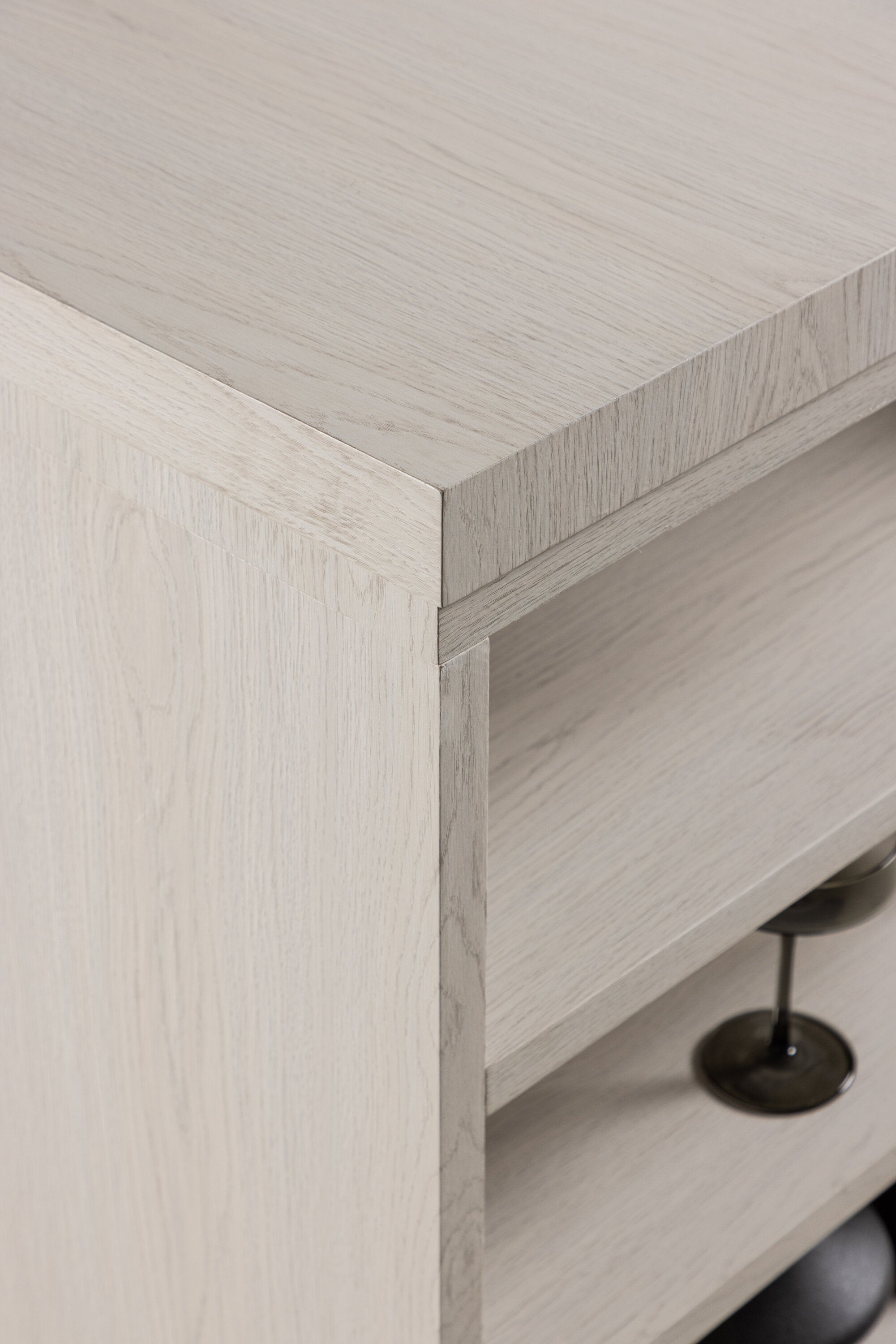 Mika Esstisch in Tünchen präsentiert im Onlineshop von KAQTU Design AG. Esstisch ist von Venture Home