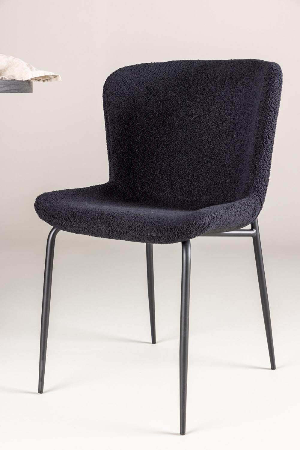 Modesto Esszimmerstuhl in Schwarz präsentiert im Onlineshop von KAQTU Design AG. Schalenstuhl ist von Venture Home