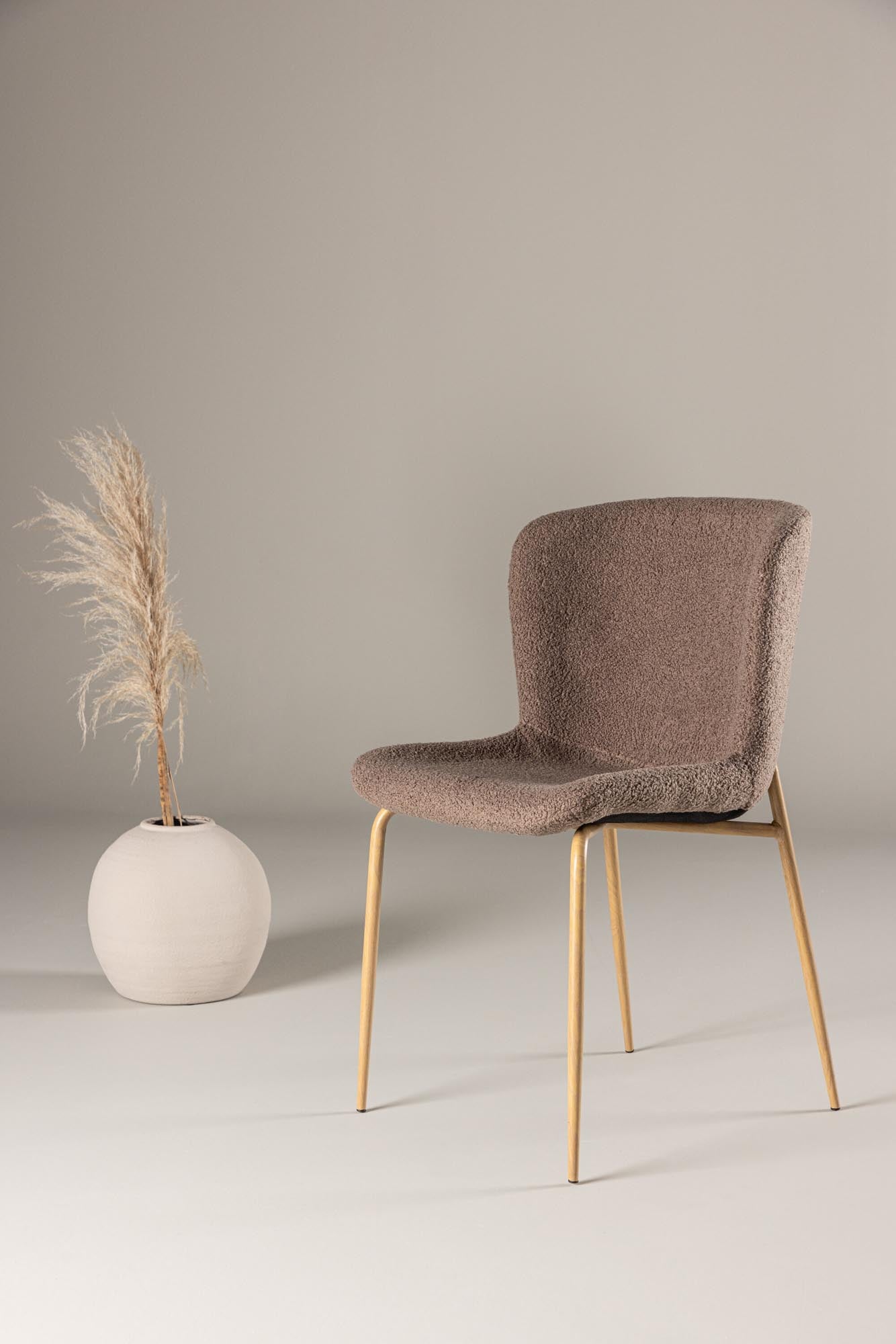 Eleganter Modesto Stuhl: Perfekte Ergänzung für Ihr Esszimmer.