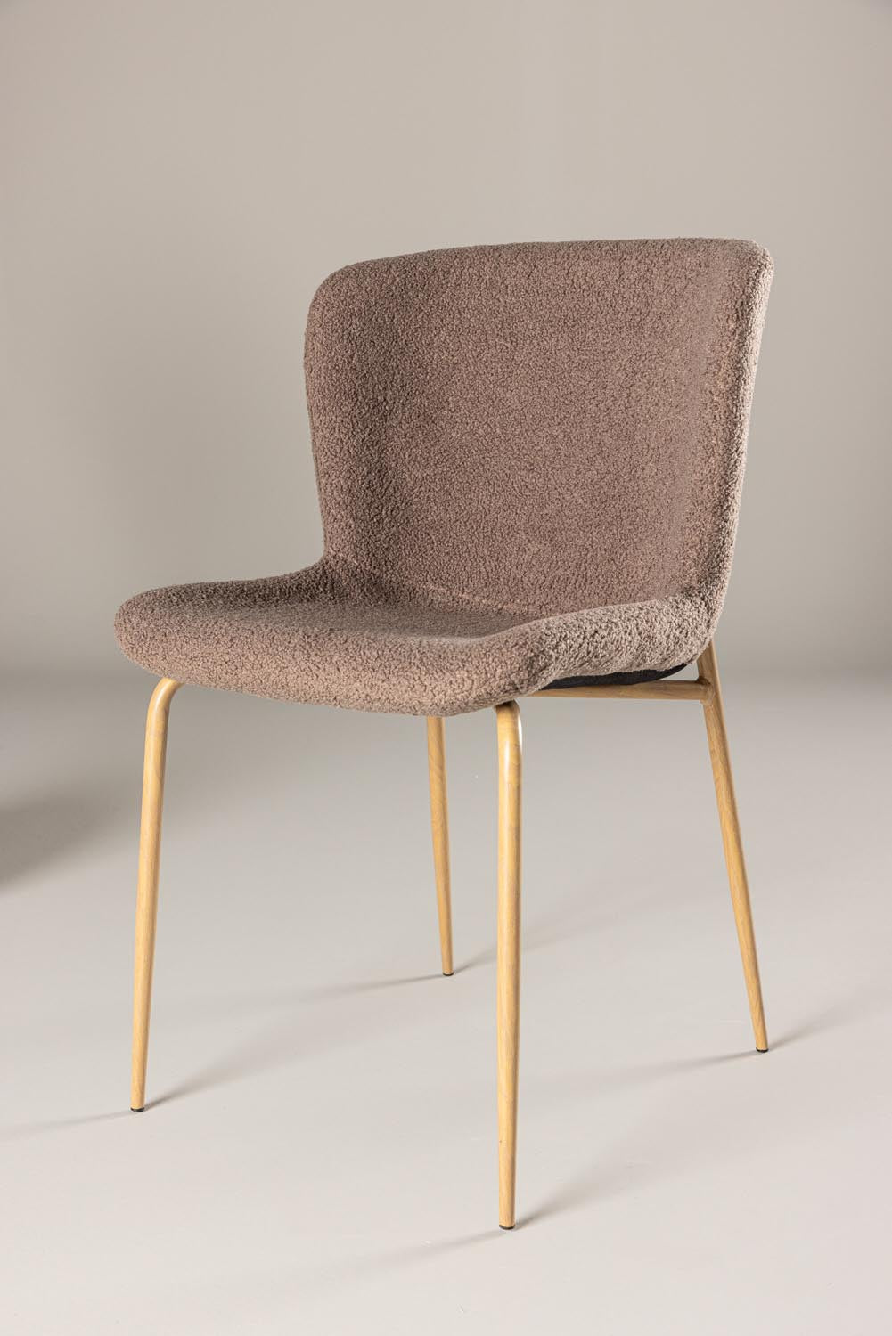 Modesto Esszimmerstuhl in Braun präsentiert im Onlineshop von KAQTU Design AG. Schalenstuhl ist von Venture Home