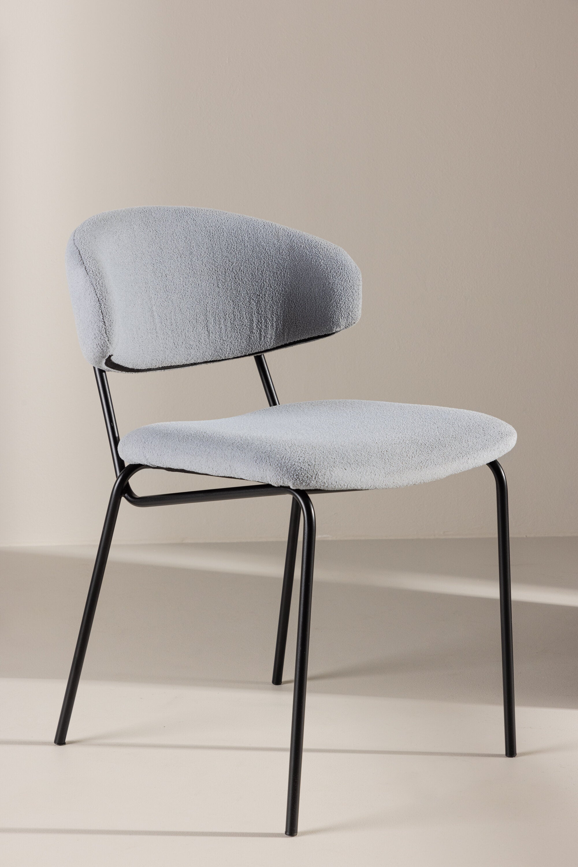 Chico Esszimmerstuhl in Blau präsentiert im Onlineshop von KAQTU Design AG. Schalenstuhl ist von Venture Home