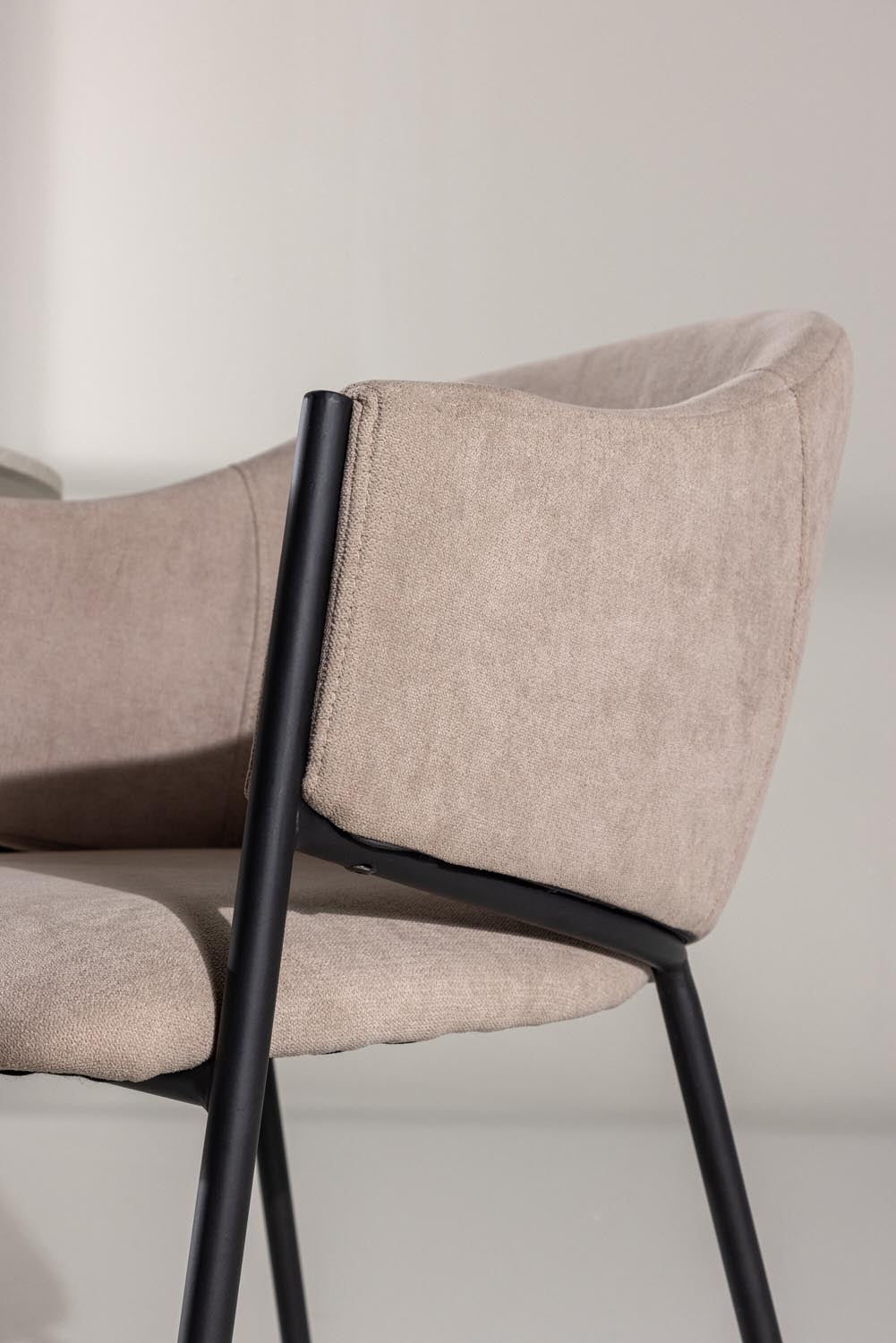 Evelina Esszimmerstuhl in Beige präsentiert im Onlineshop von KAQTU Design AG. Schalenstuhl ist von Venture Home