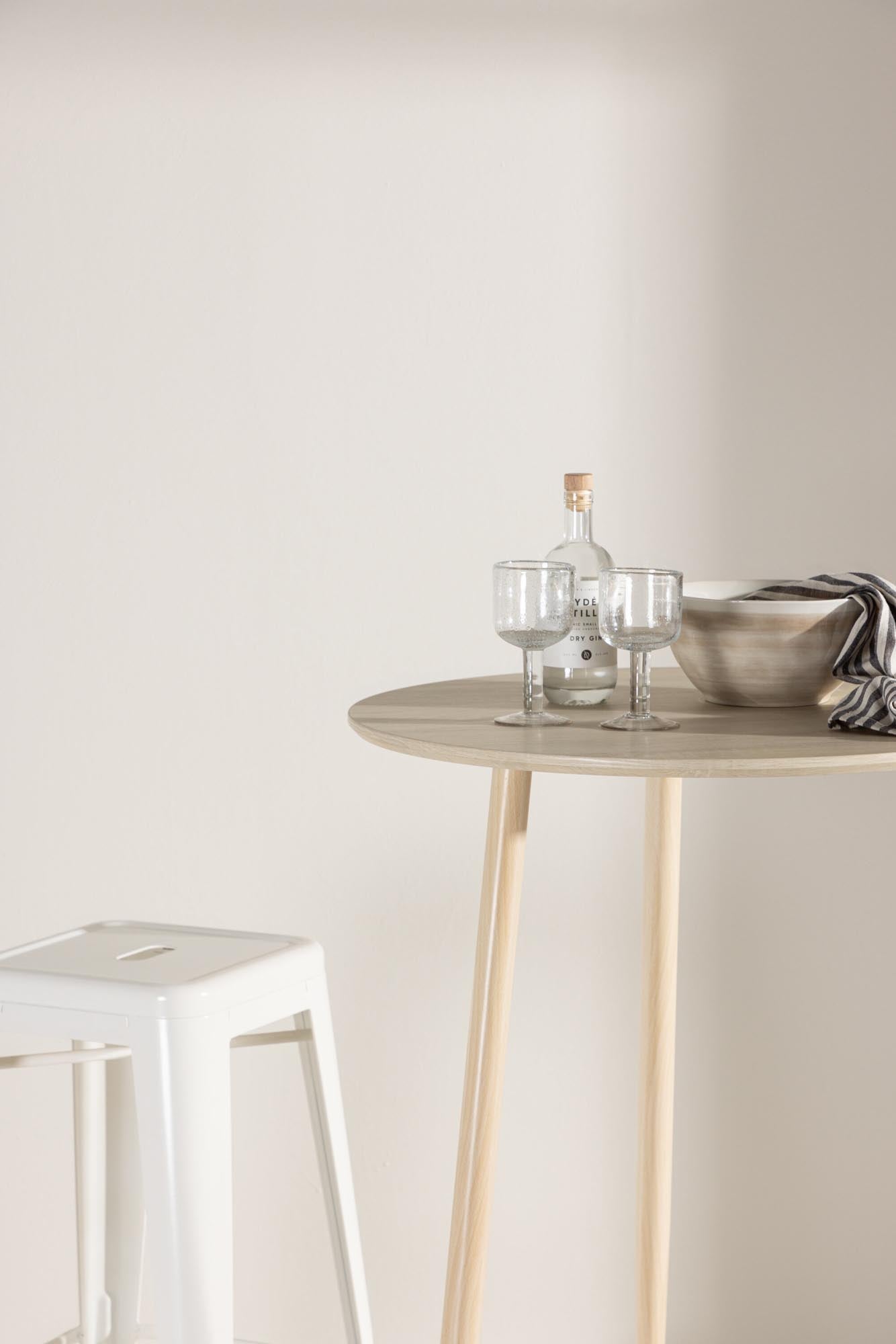 Plaza Bartisch von Venture Home: Zeitloses Design für Ihr Zuhause.