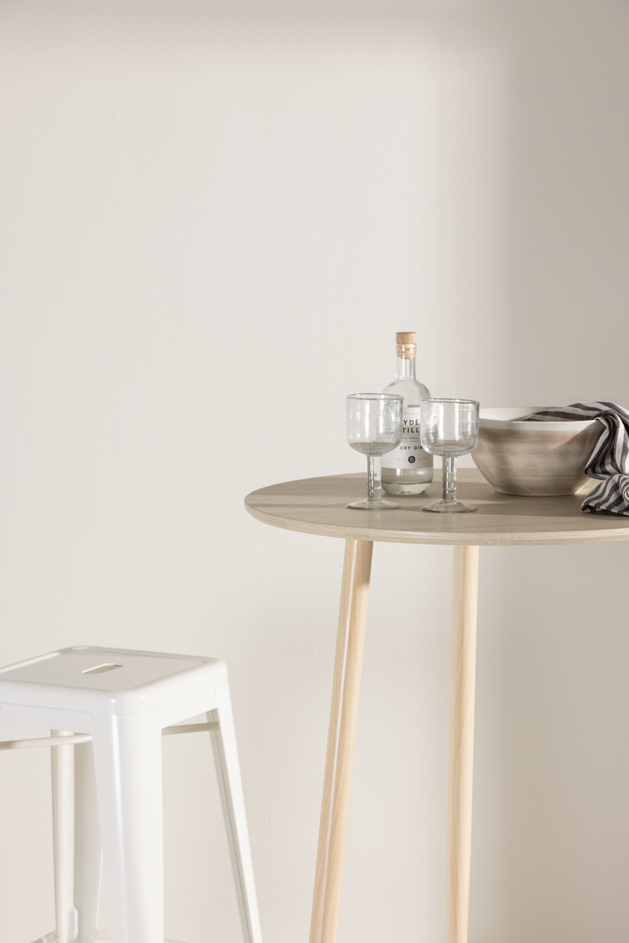 Plaza Bartisch in Tünchen präsentiert im Onlineshop von KAQTU Design AG. Hochtisch ist von Venture Home
