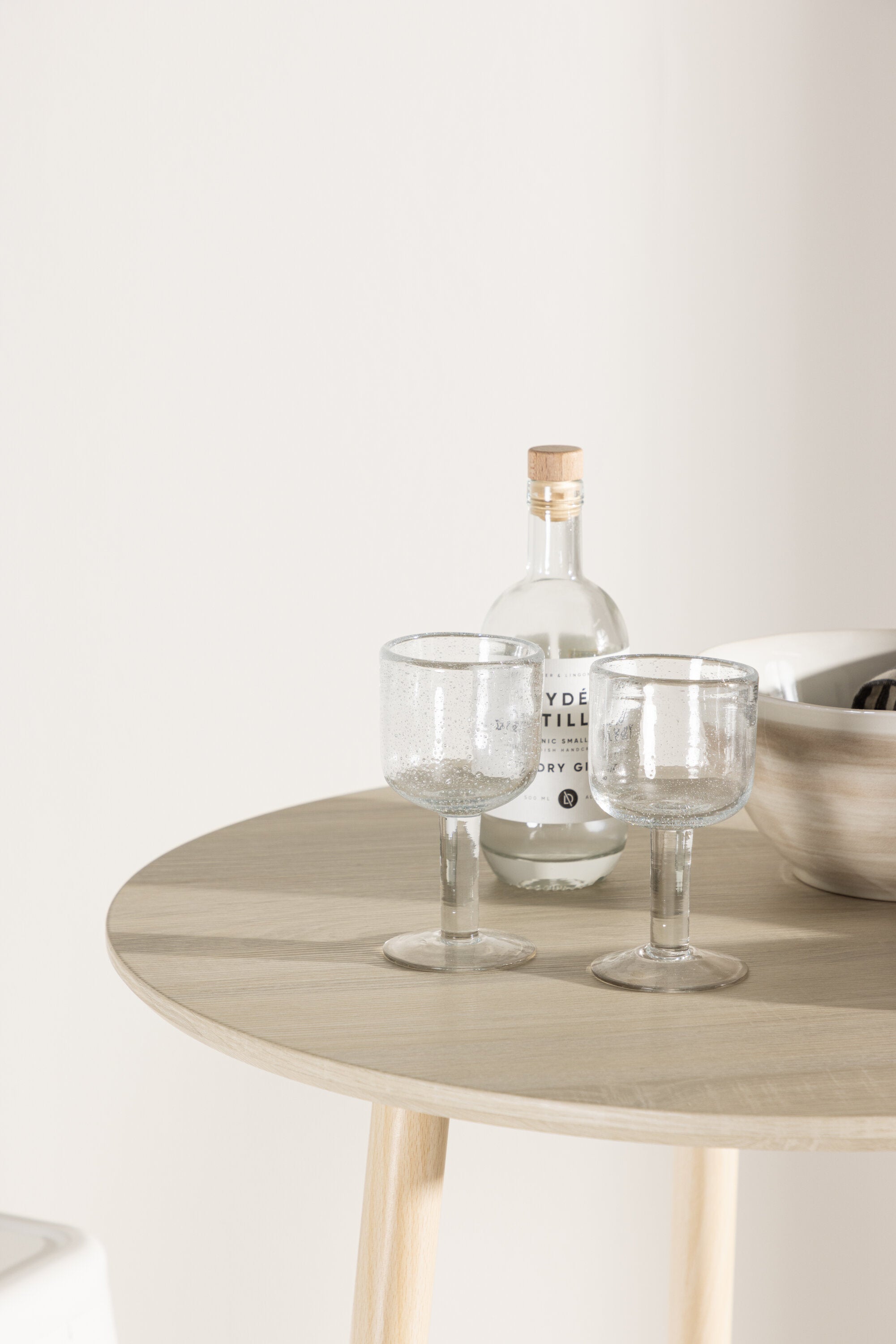 Plaza Bartisch in Tünchen präsentiert im Onlineshop von KAQTU Design AG. Hochtisch ist von Venture Home