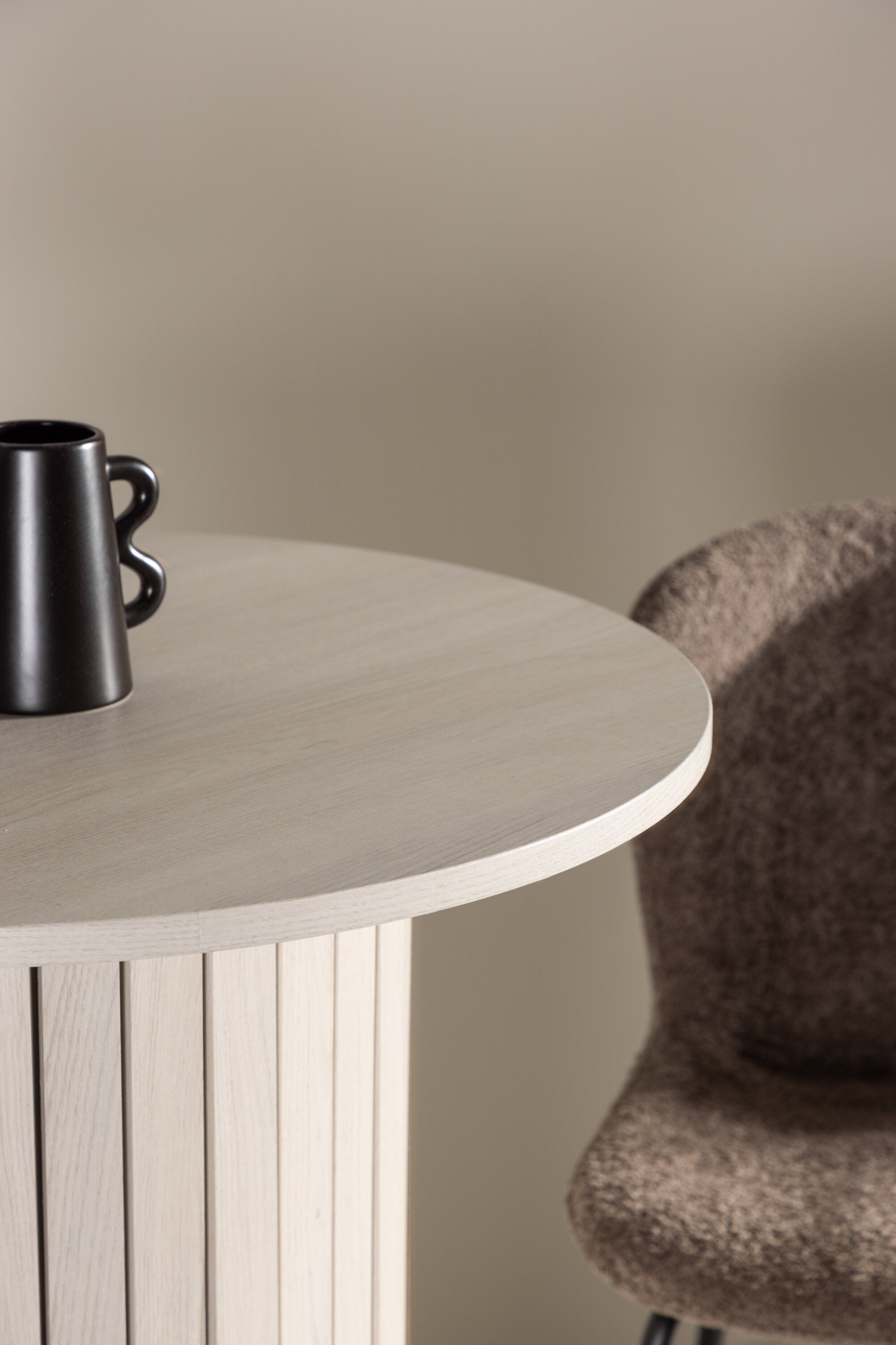 Härön Bartisch in Tünchen präsentiert im Onlineshop von KAQTU Design AG. Hochtisch ist von Venture Home
