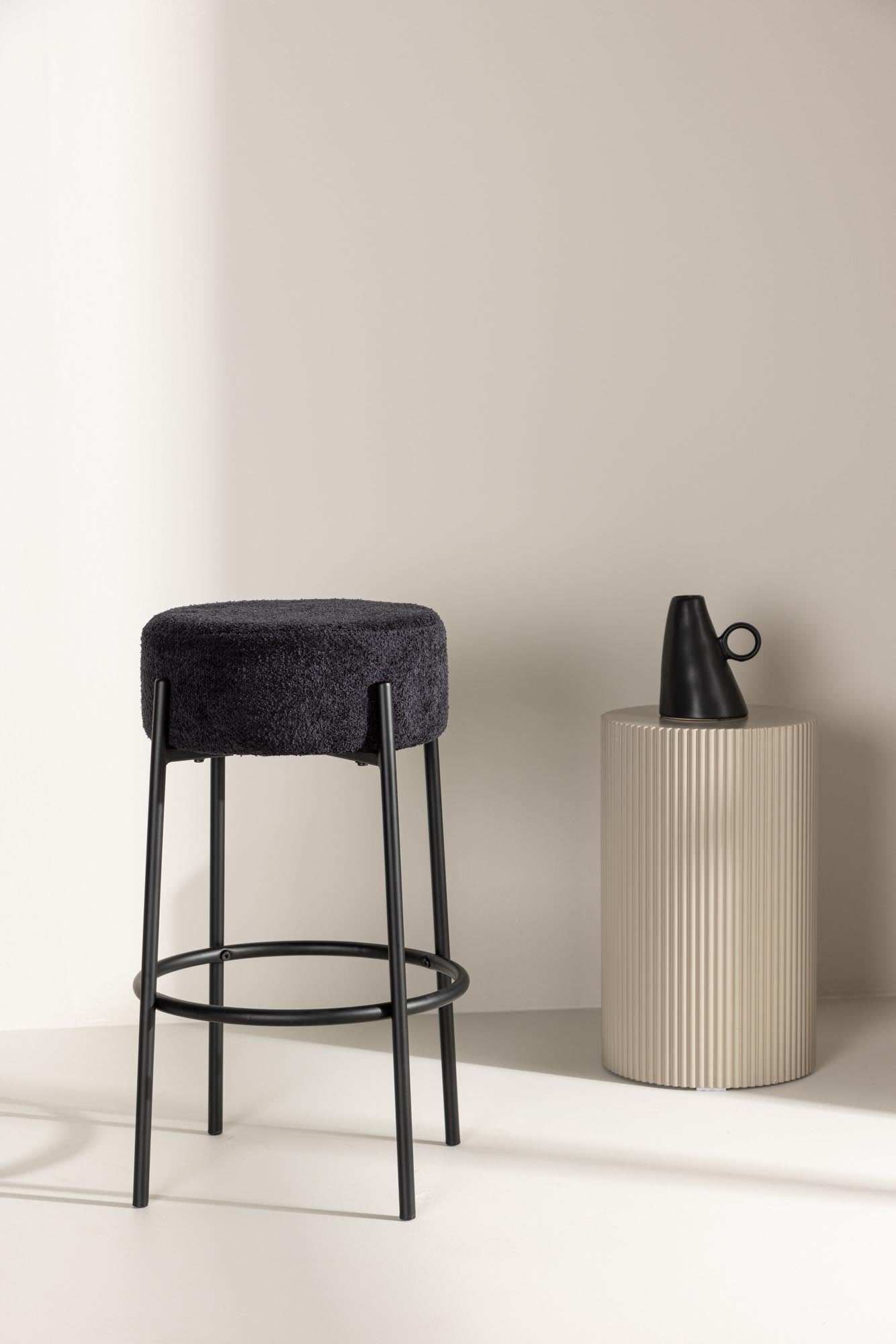 Tucson Barstuhl von Venture Home: Stilvoller, FSC-zertifizierter Barstuhl mit luxuriösem Bouclé-Sitz und robustem Stahlrahmen – perfekt für jedes Ambiente.