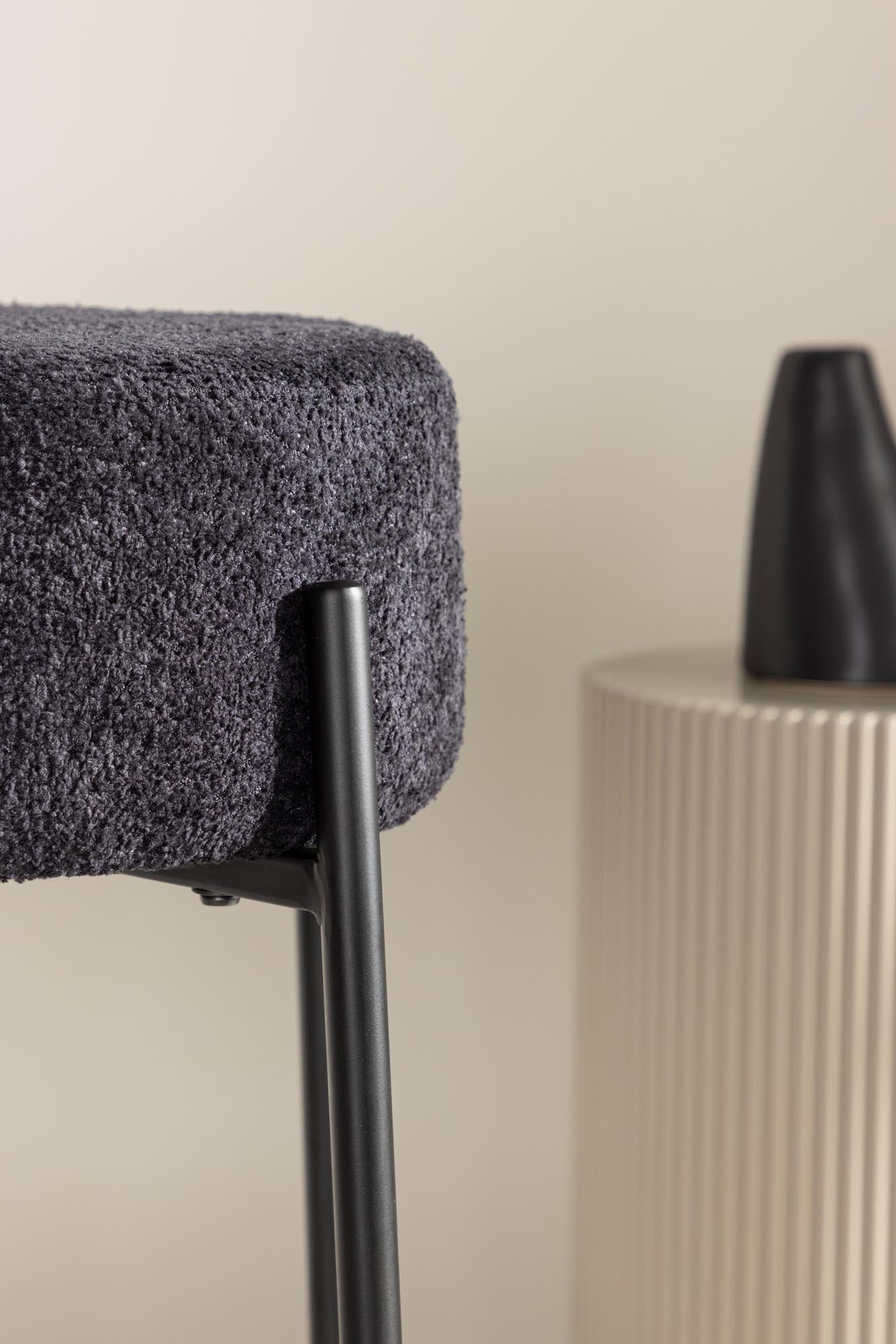 Tucson Barstuhl von Venture Home: Moderner Barstuhl mit FSC®-zertifiziertem Holz, luxuriösem Bouclé-Sitz und robustem Stahlrahmen – perfekt für jedes Ambiente.