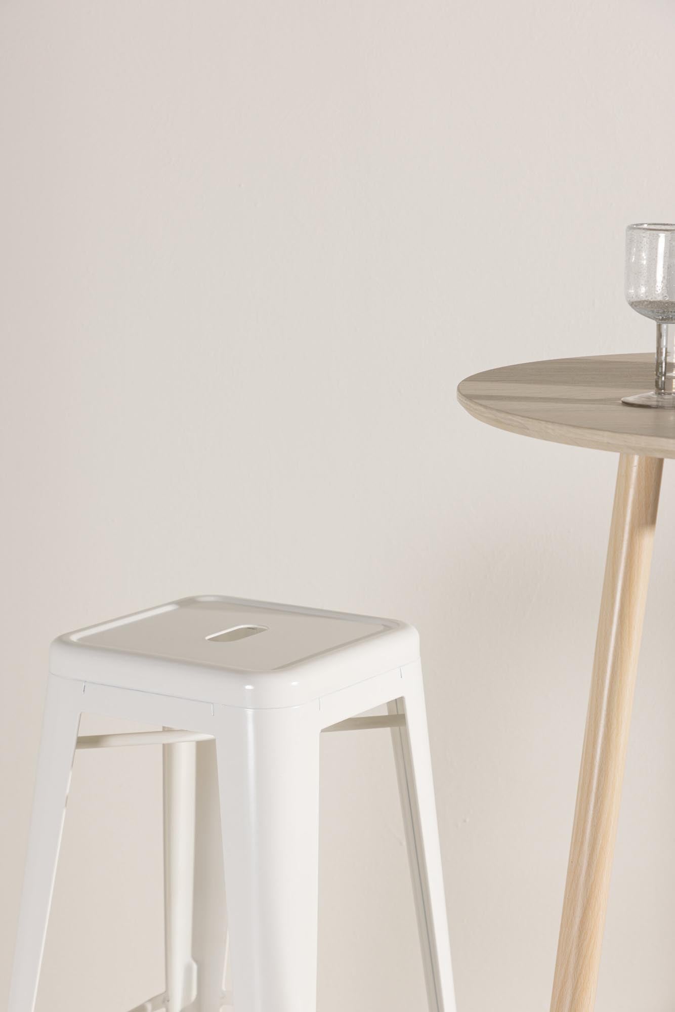 Entdecken Sie den eleganten Tempe Barstuhl von Venture Home. Hochwertig, ergonomisch und im praktischen 2er-Pack – ideal für stilvolle Räume.