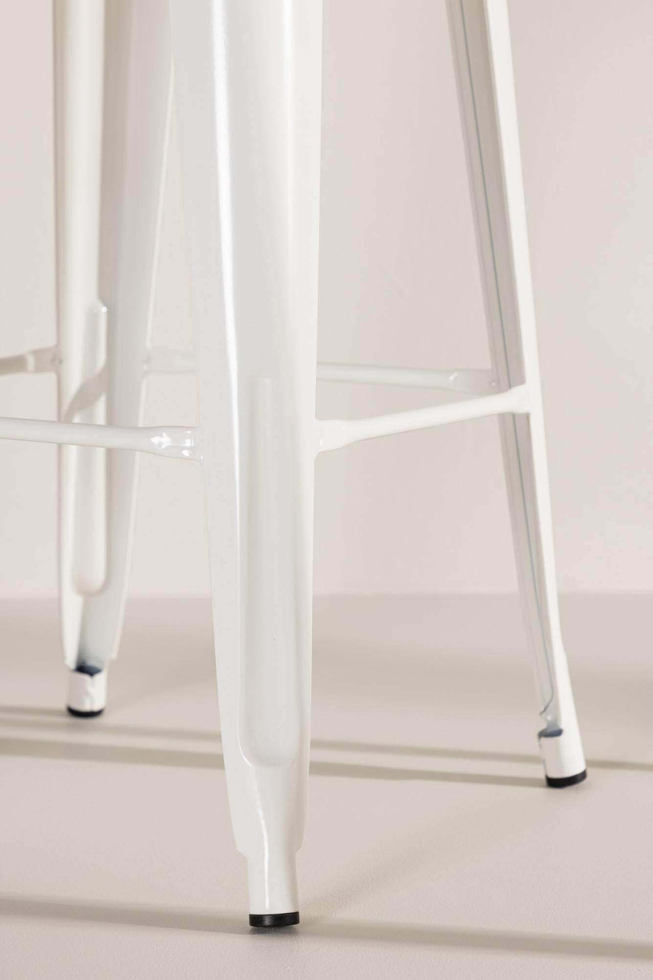 Erleben Sie den stilvollen Tempe Barstuhl von Venture Home. Minimalistisch, robust und ergonomisch – perfekt für jeden Anlass und Raum.