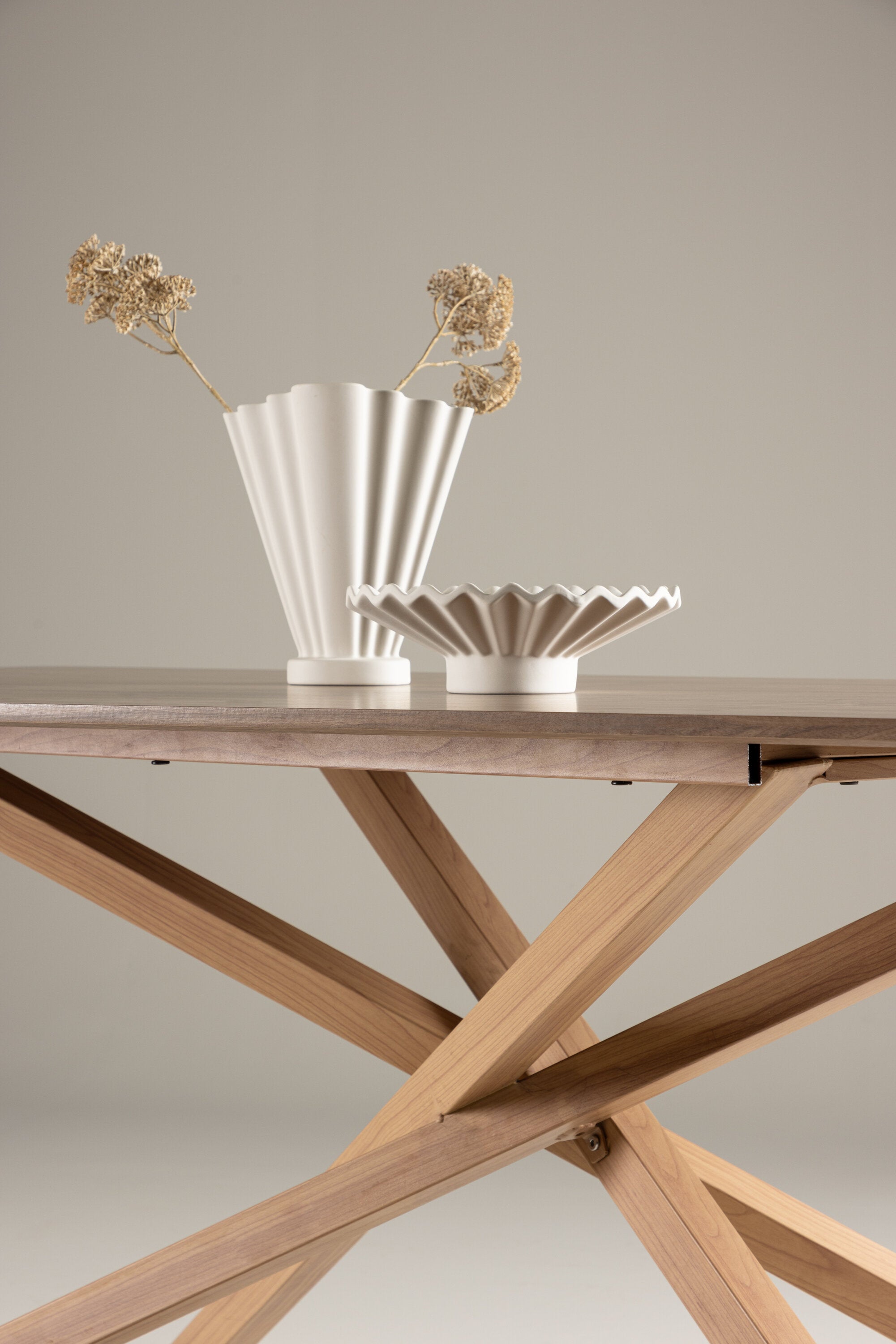Piazza Esstisch in Mokka präsentiert im Onlineshop von KAQTU Design AG. Esstisch ist von Venture Home