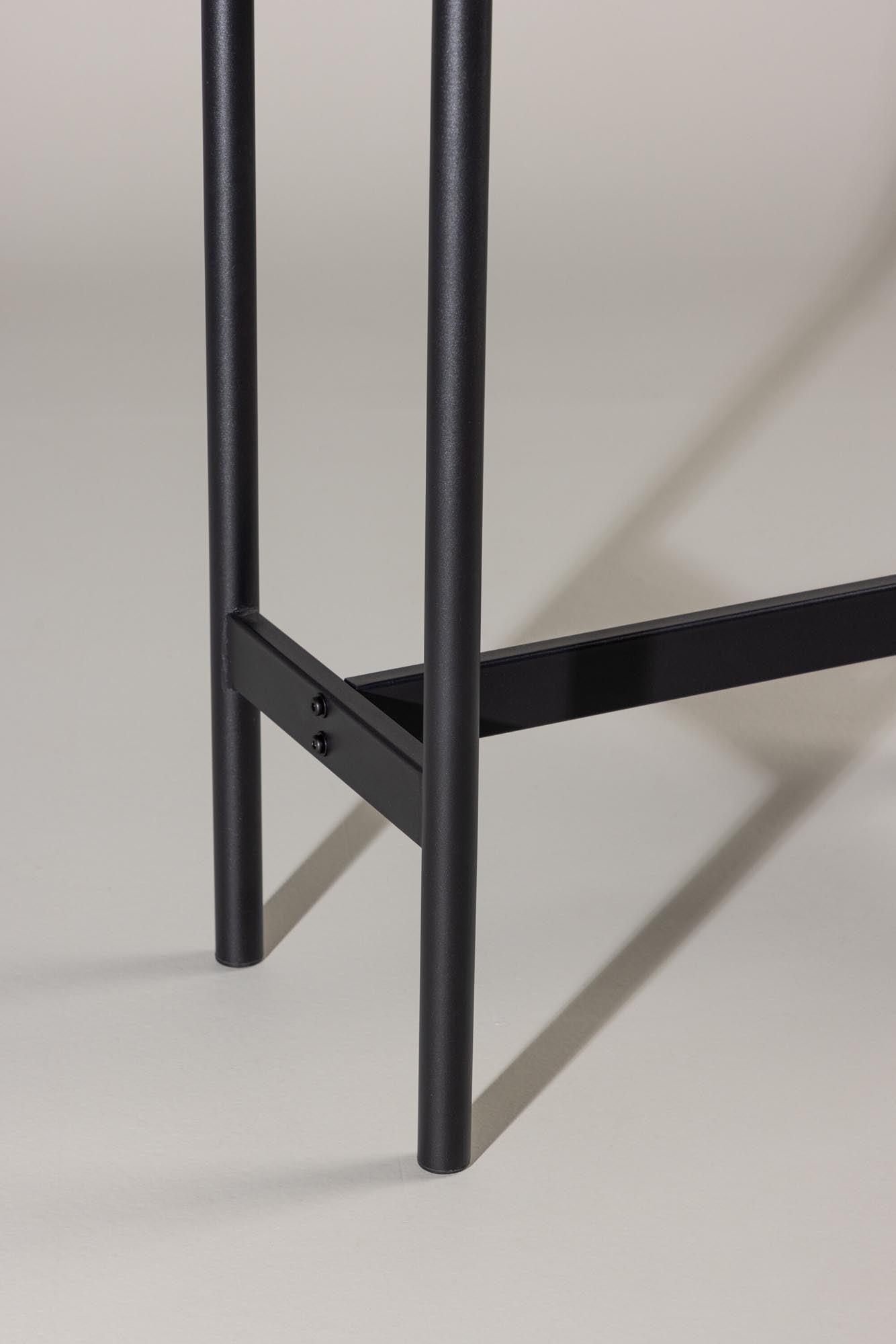 Venture Home Skate Tisch: Schwarzer Beistelltisch mit modernem Flair.