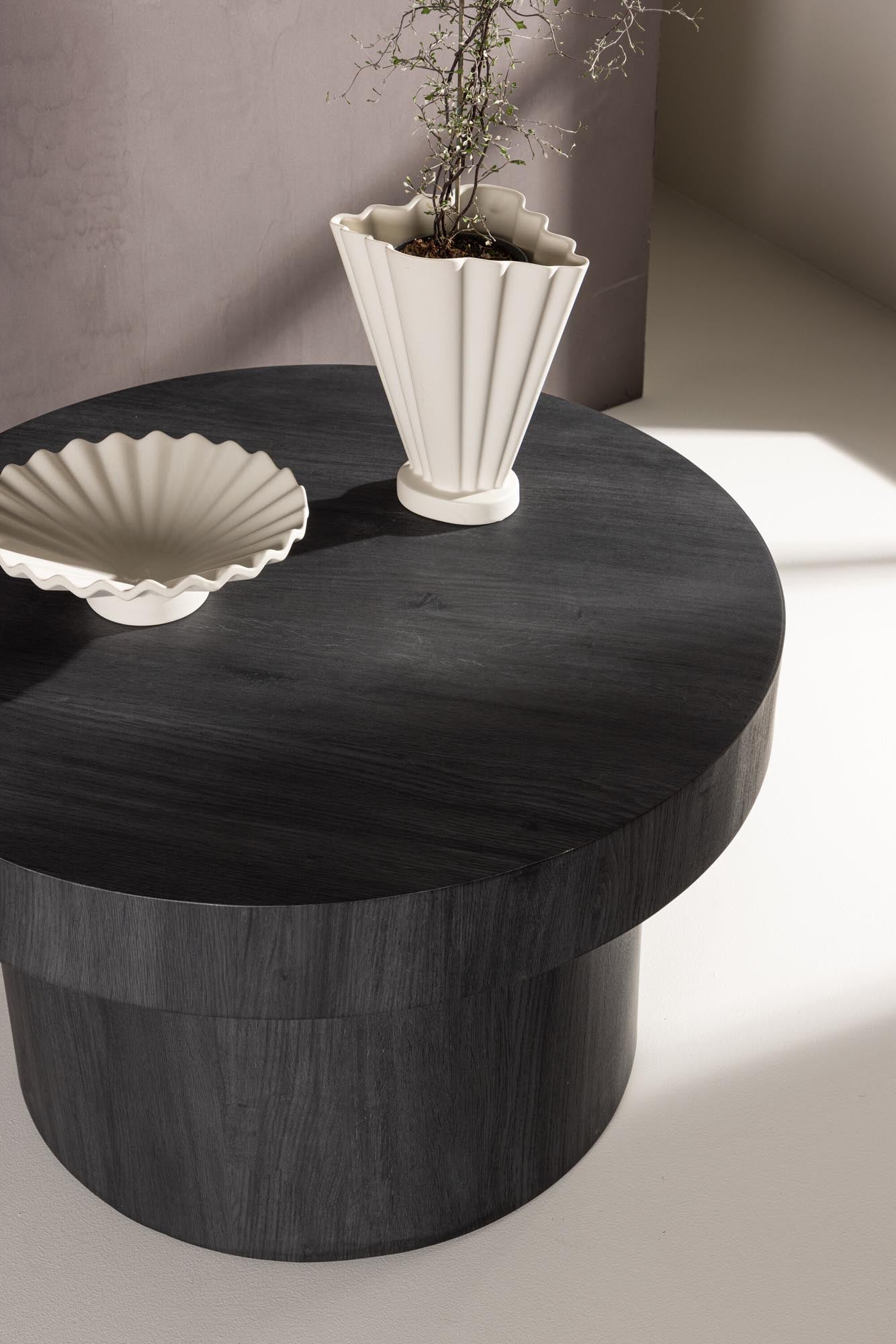 Eleganter Sofatisch Malung von Venture Home in strahlendem Weiss.