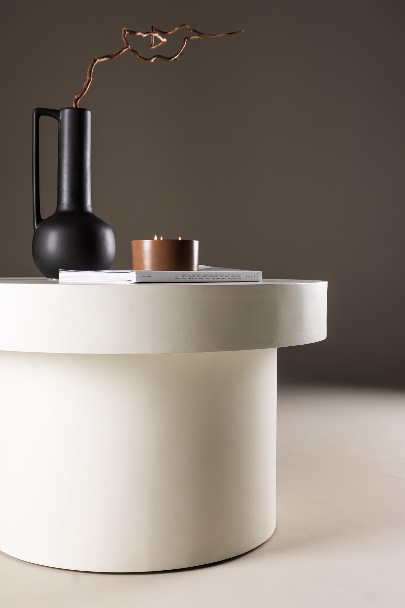 Eleganter Malung Sofatisch von Venture Home in klassischem Weiss.