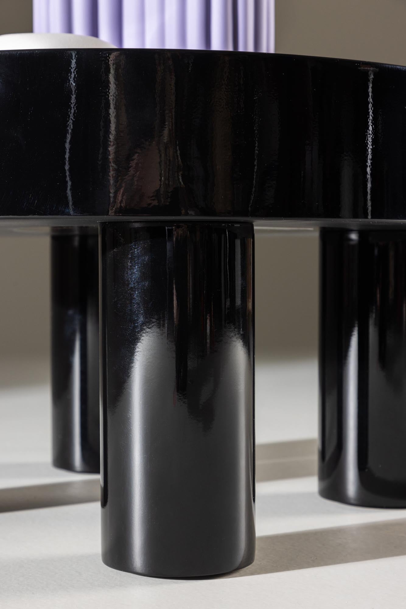 Varberg Sofatisch: Minimalistisches Design trifft auf Funktionalität.