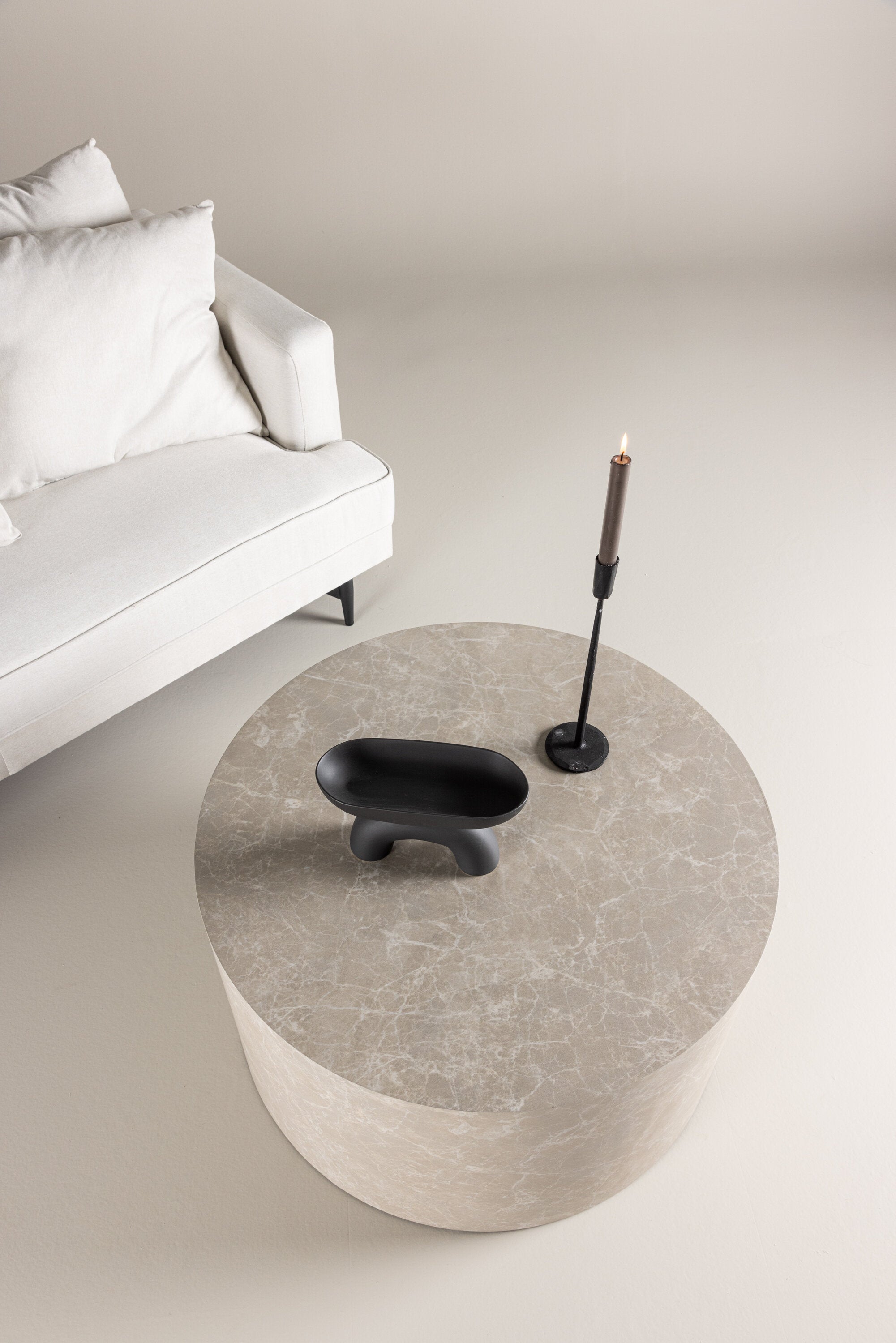 York Sofatisch in Beige präsentiert im Onlineshop von KAQTU Design AG. Beistelltisch ist von Venture Home