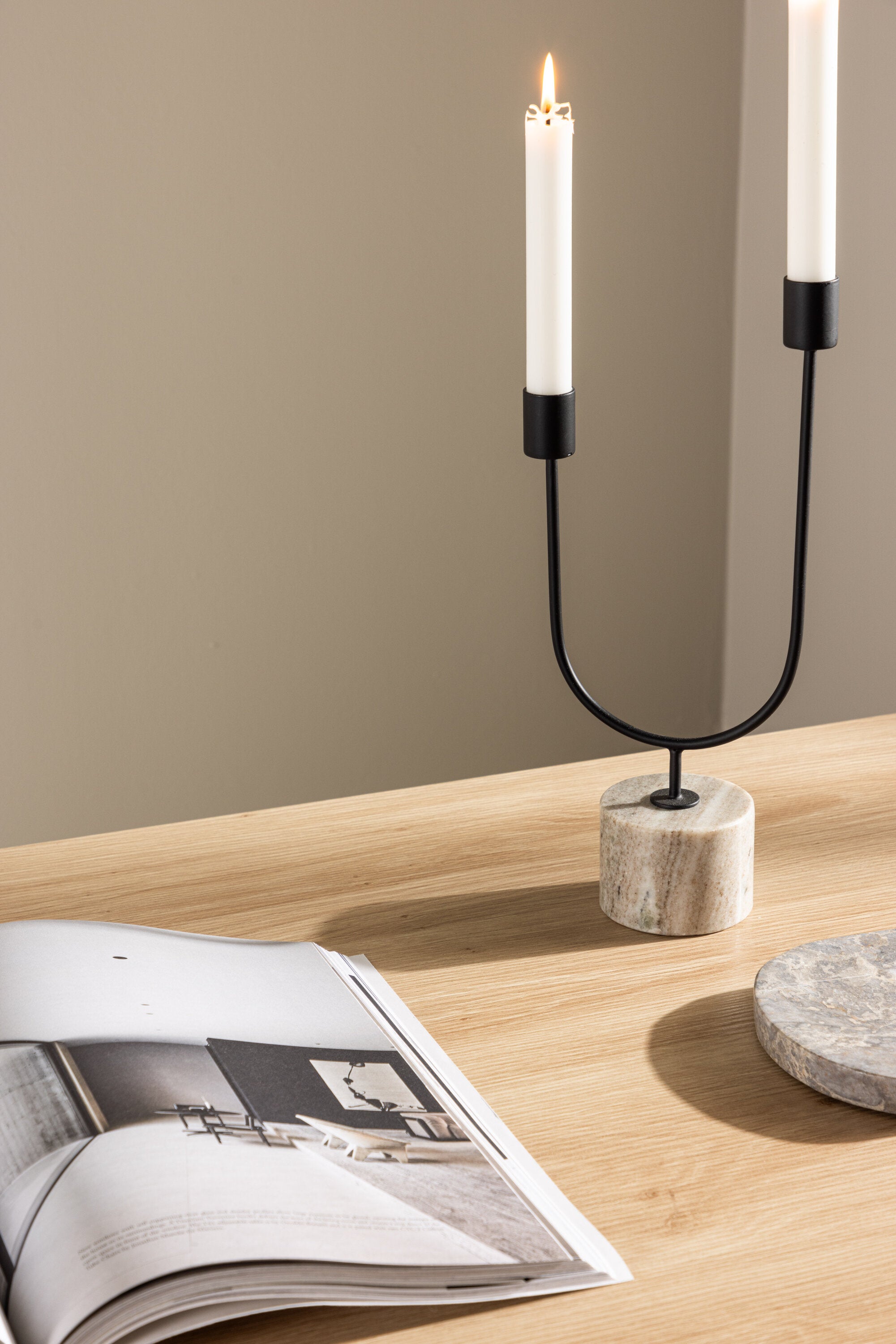 Olivia Sofatisch in Nature präsentiert im Onlineshop von KAQTU Design AG. Beistelltisch ist von Venture Home