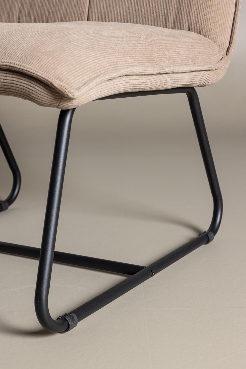 Madison Loungestuhl in Braun präsentiert im Onlineshop von KAQTU Design AG. Outdoor-Sessel ist von Venture Home