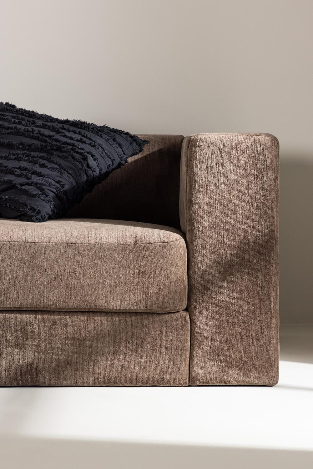Lumi 3-Seat Sofa in Schwarz Braun präsentiert im Onlineshop von KAQTU Design AG. 3er Sofa ist von Venture Home