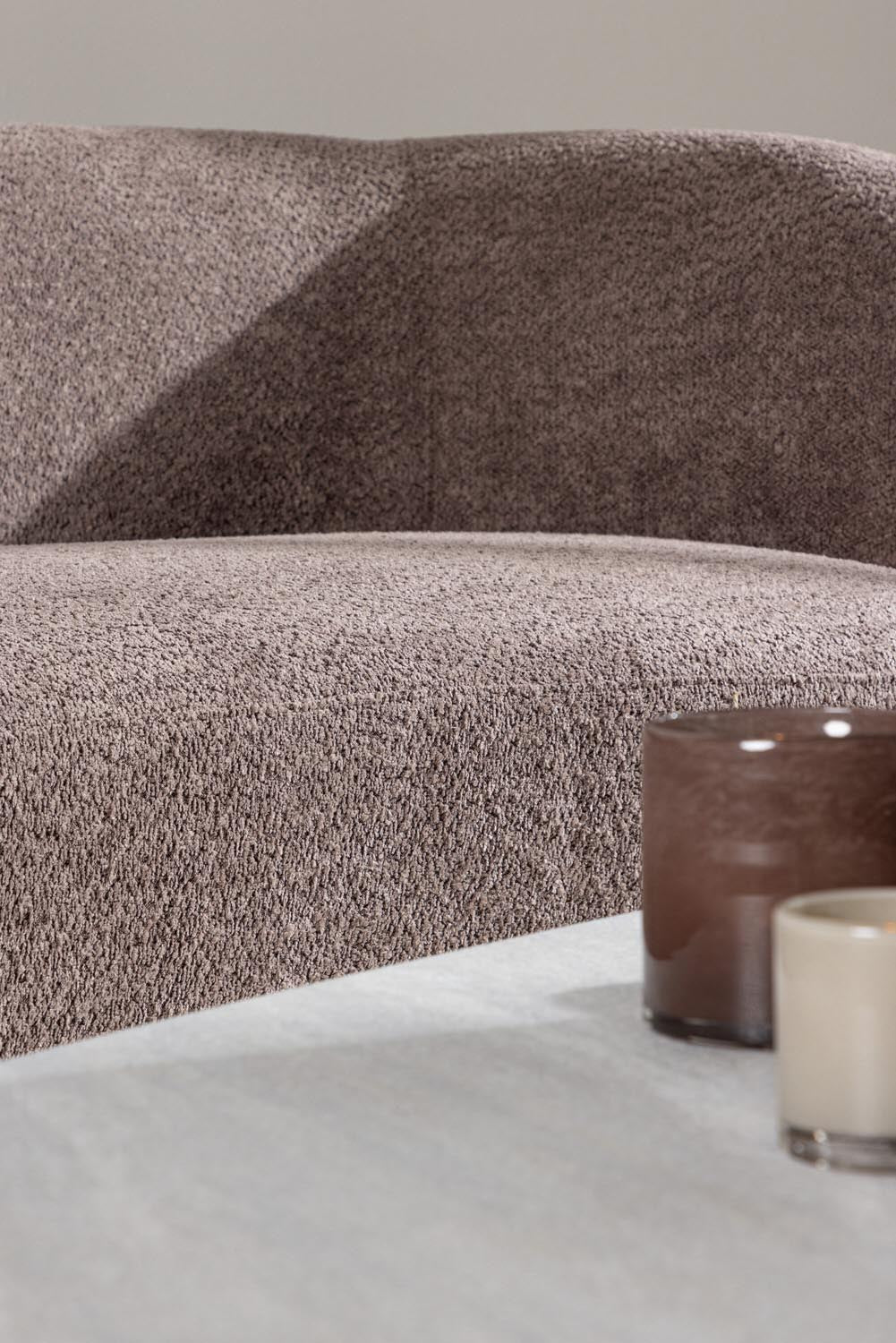 Cielo 3-Seat Sofa in Schwarz Braun präsentiert im Onlineshop von KAQTU Design AG. 3er Sofa ist von Venture Home