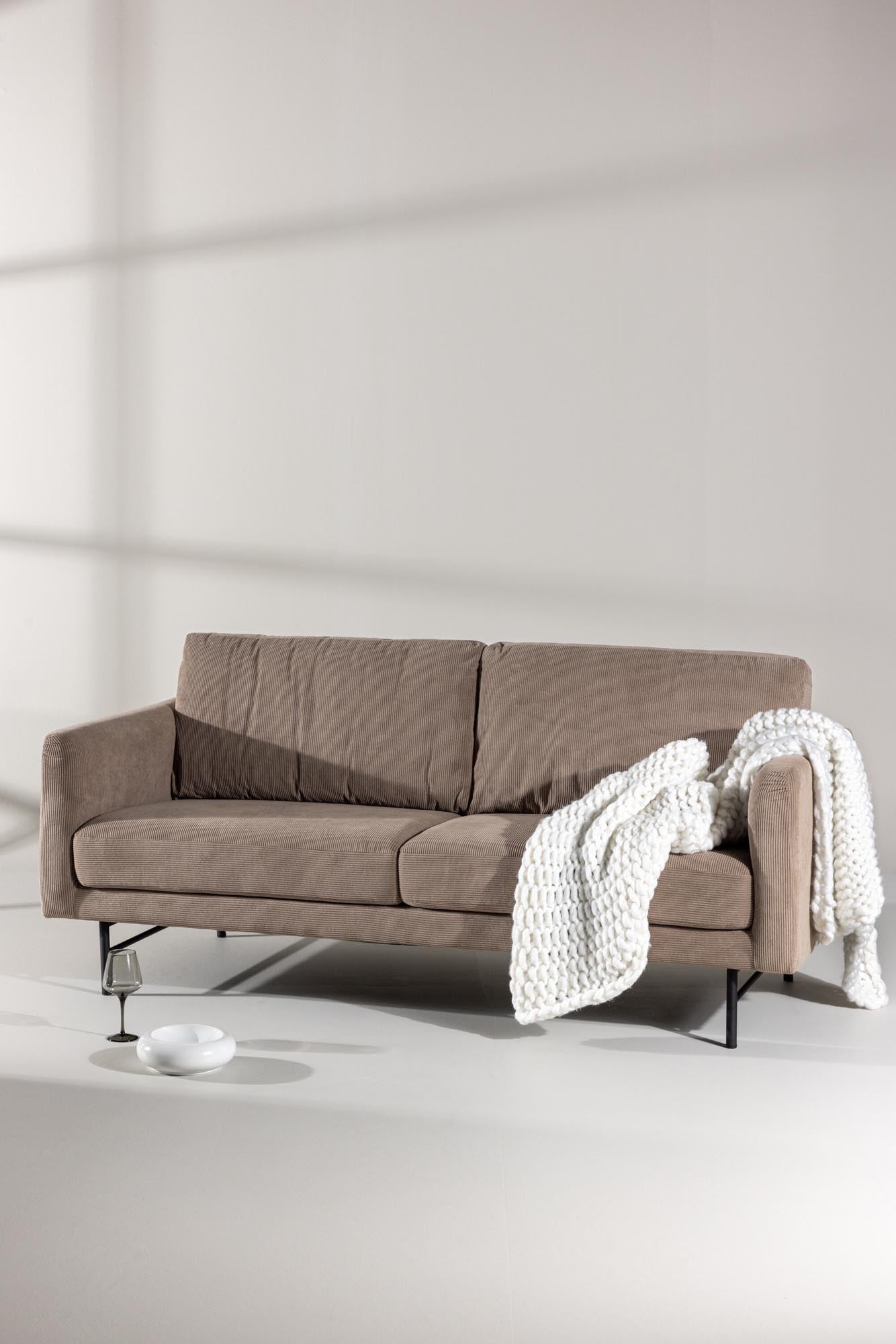 Sky 3-Seat Sofa: Modernes Design trifft auf ultimativen Komfort.