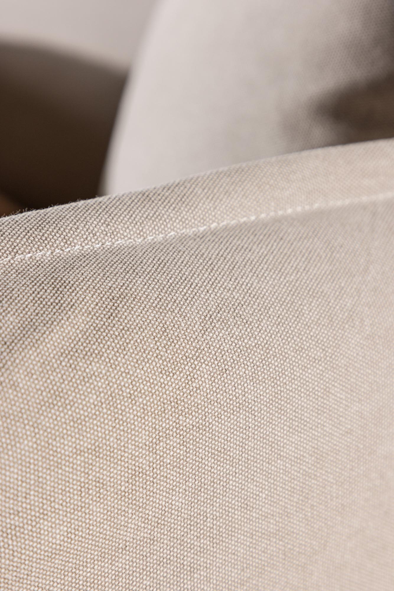 Nova 3-Sitzer: Skandinavisches Design für Ihr stilvolles Wohnzimmer.