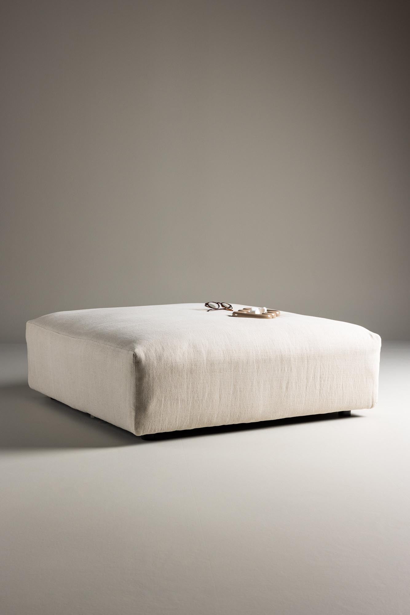 Elegante Mavi Sofa Module von Vind: Flexibel und modern gestaltbar.