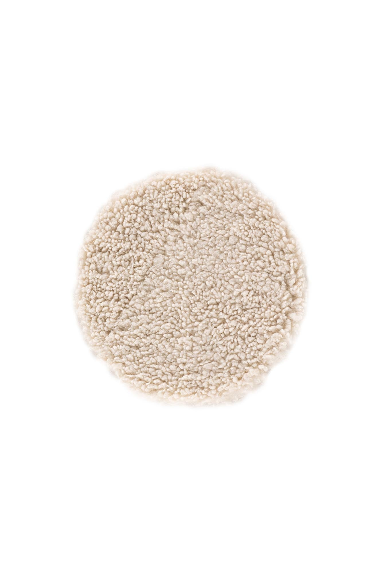 Katy Cushion Stuhl: Luxuriöses Kunstfell-Sitzkissen, 100% Polyester, stilvoll und komfortabel, sicherer Halt.