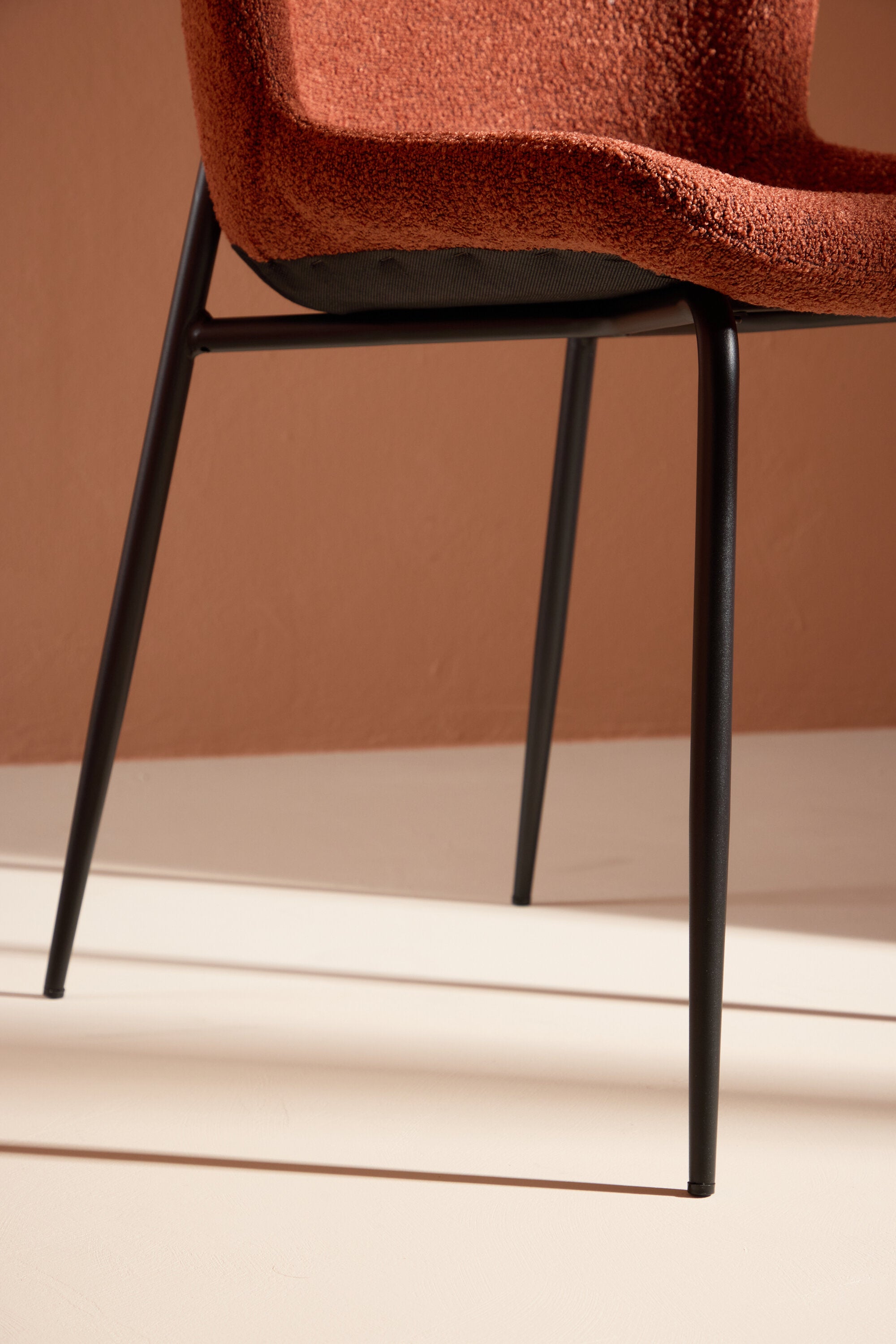 Modesto Esszimmerstuhl in Rot präsentiert im Onlineshop von KAQTU Design AG. Stuhl ist von Venture Home