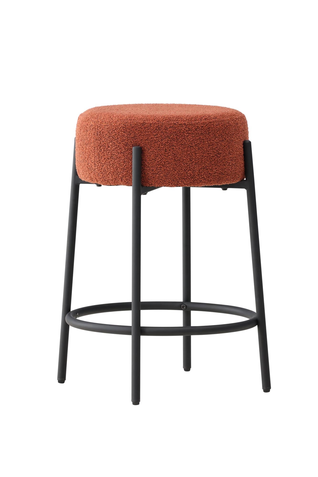 Erleben Sie den Tucson Barstuhl von Venture Home – ein zeitloses Design aus hochwertigem Bouclé, das Stil, Komfort und Nachhaltigkeit vereint.