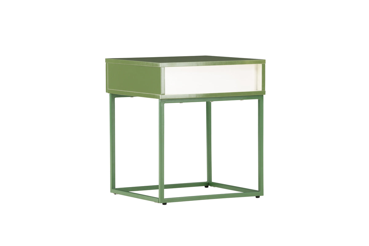 Bakal Nachttisch in Grün präsentiert im Onlineshop von KAQTU Design AG. Beistelltisch ist von Venture Home
