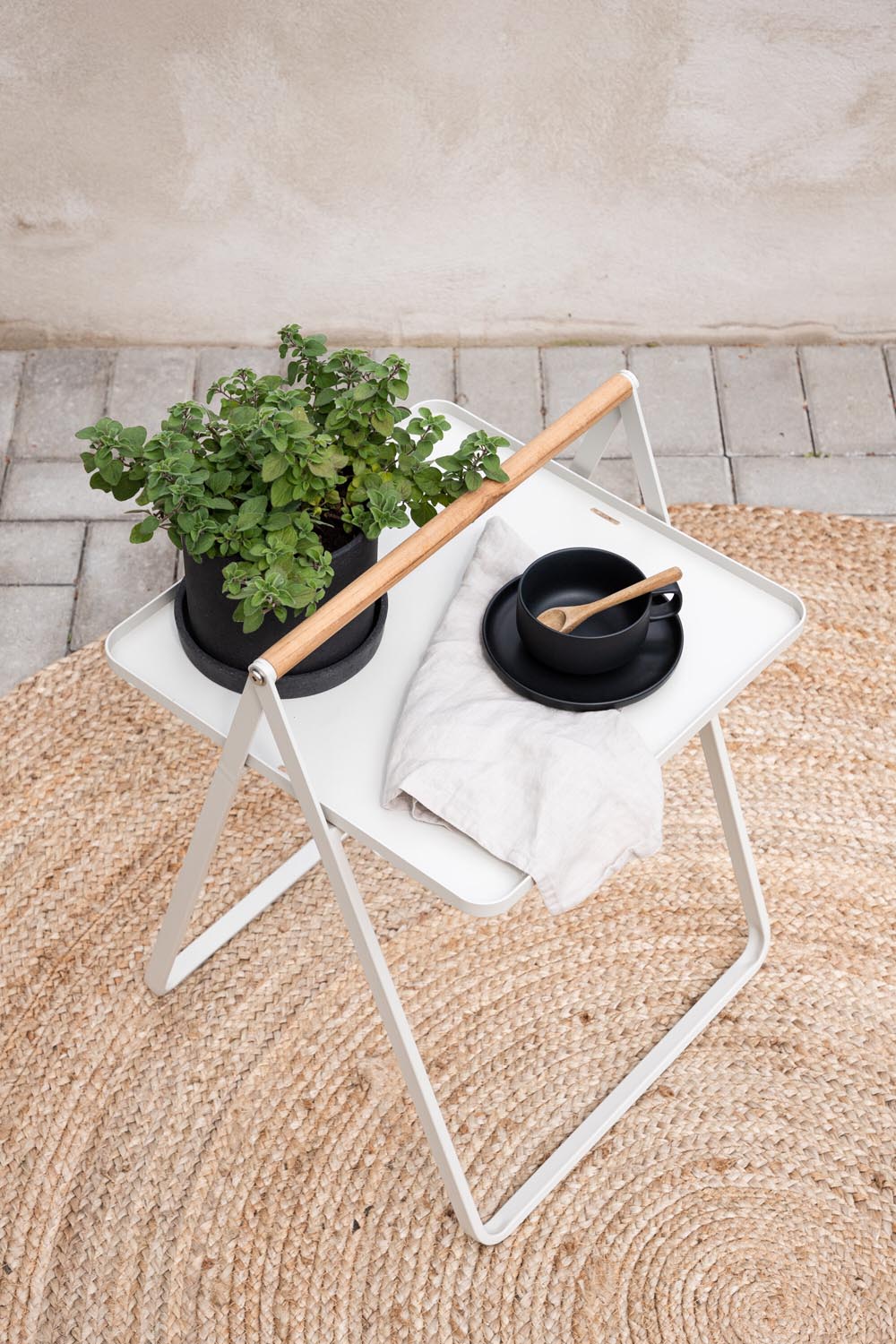 Clarin Beistelltisch in Beige präsentiert im Onlineshop von KAQTU Design AG. Beistelltisch Outdoor ist von Venture Home