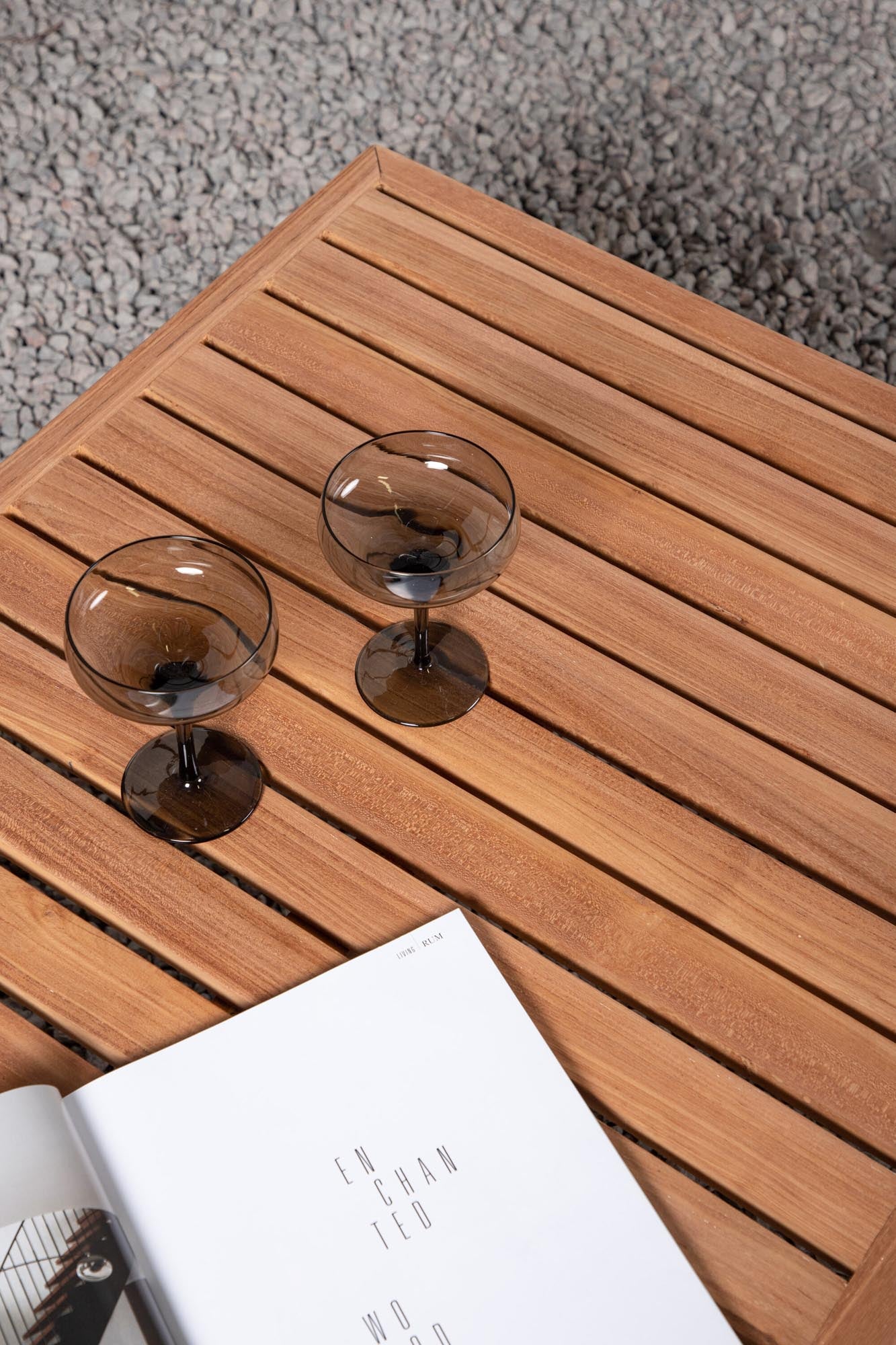 Amlan Sofatisch in Natur präsentiert im Onlineshop von KAQTU Design AG. Beistelltisch Outdoor ist von Venture Home
