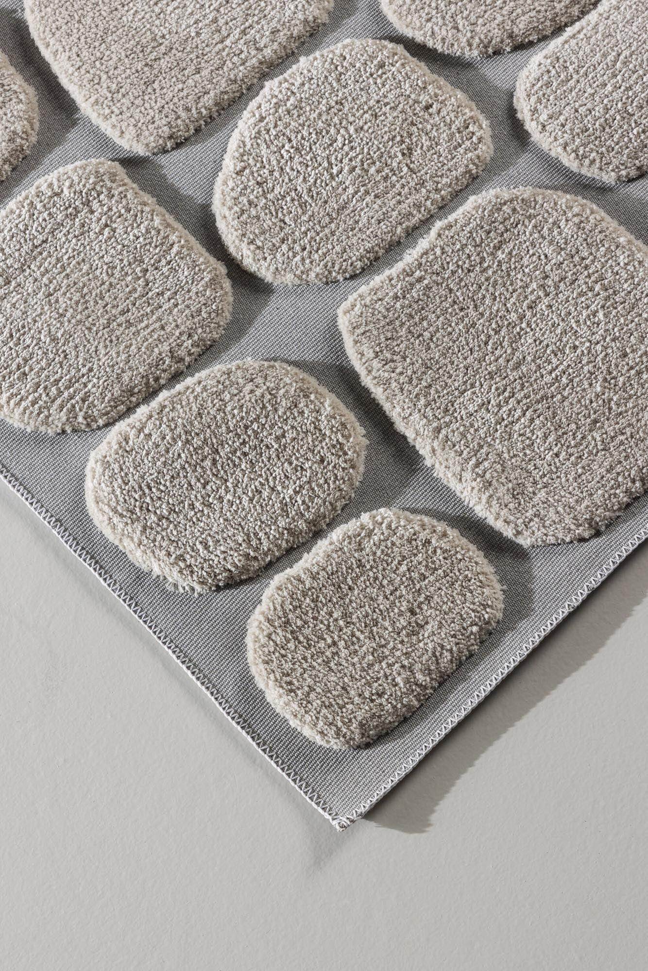 Octavius Teppich: Eleganz und Komfort für jeden Wohnraum.