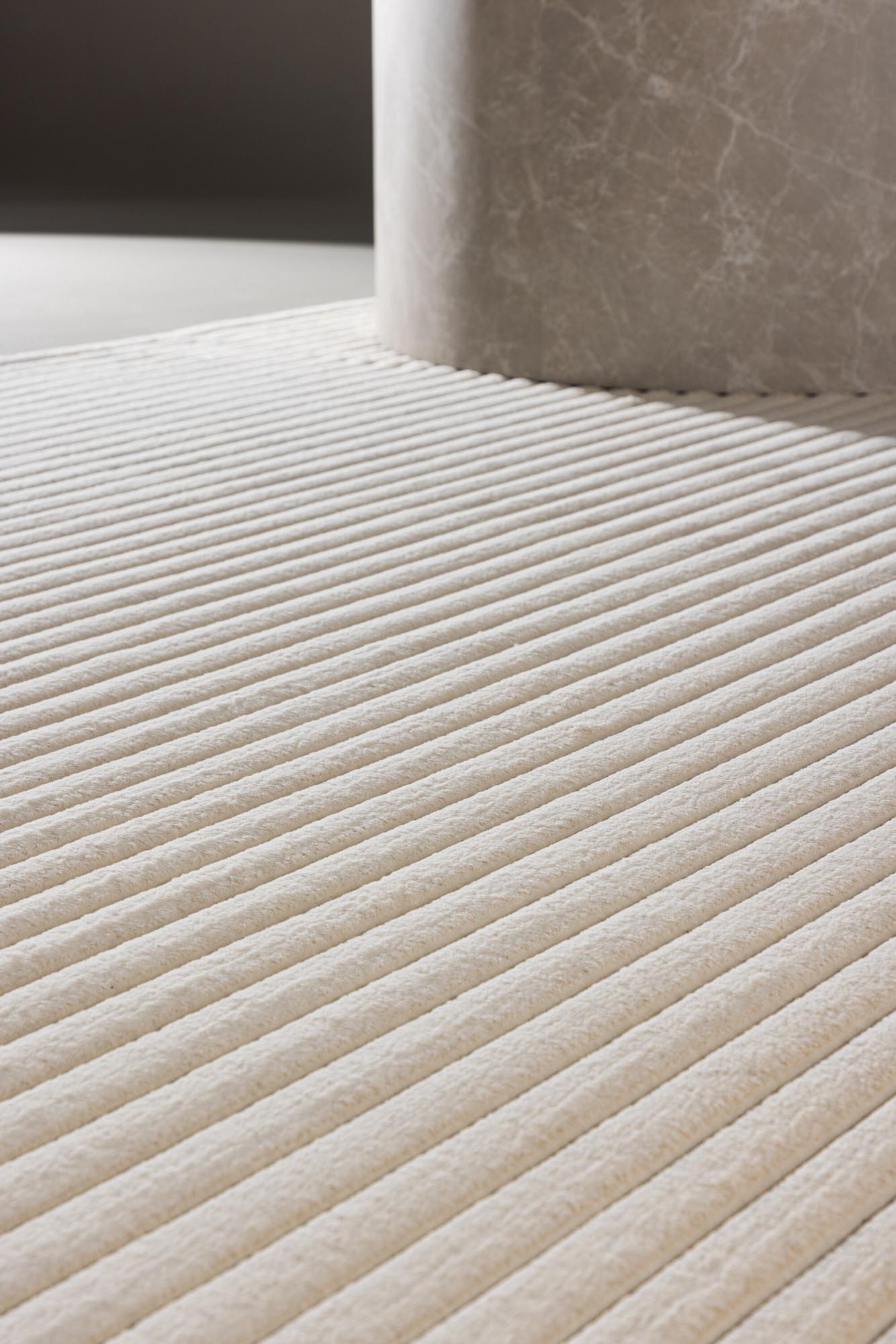 Moderner Miller Teppich von Venture Home für stilvolle Räume.